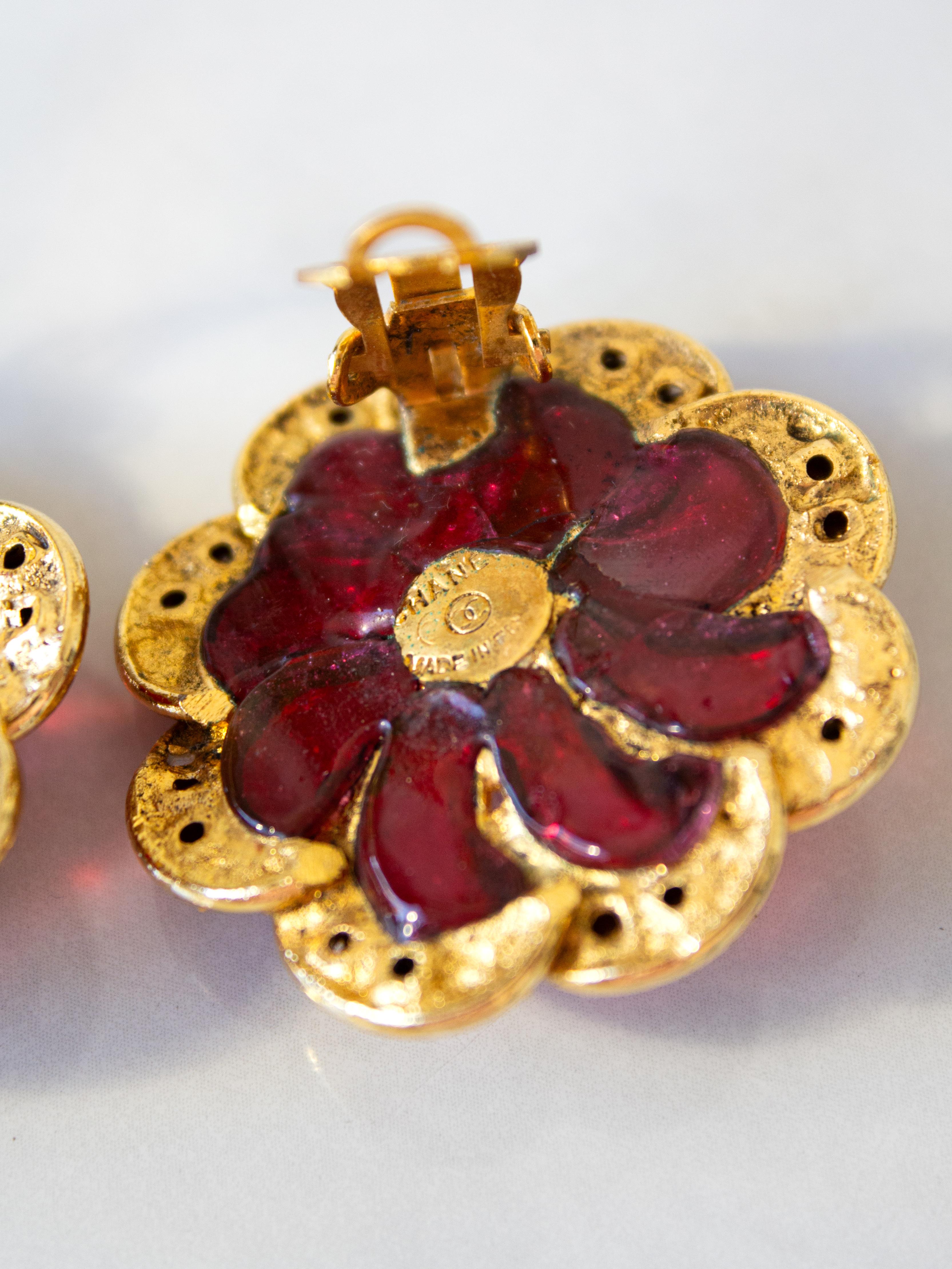 Chanel Vintage 1970s Red Gold Gripoix Crystal Flower Camellia Clip On Earrings For Sale 5