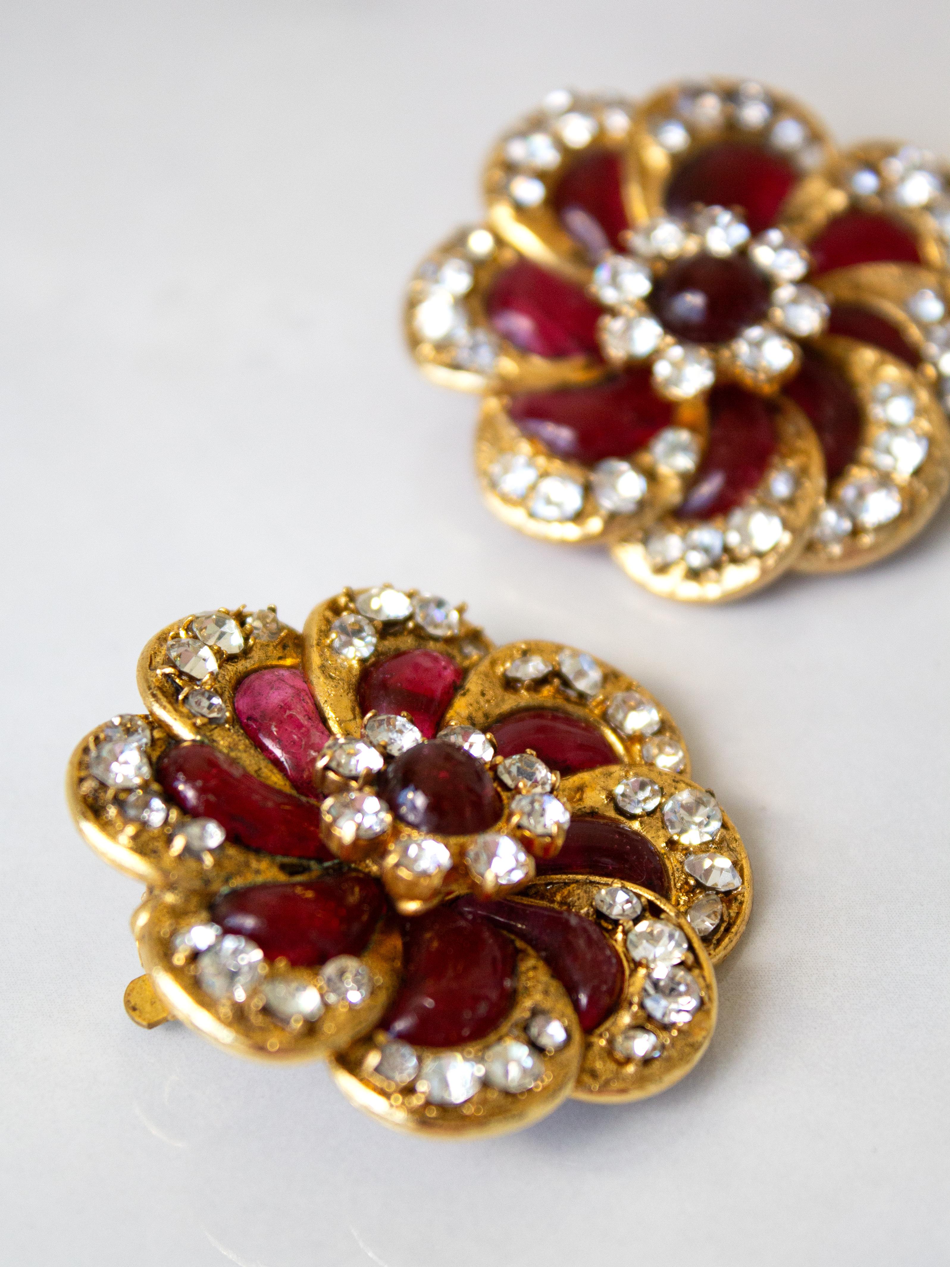 Women's Chanel Vintage 1970s Red Gold Gripoix Crystal Flower Camellia Clip On Earrings For Sale