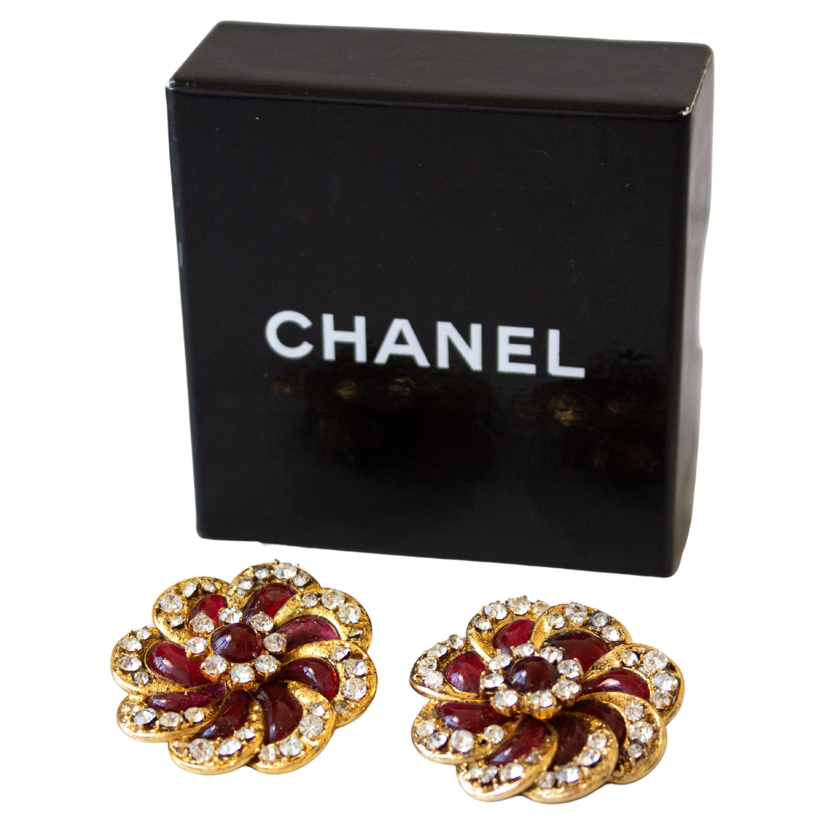 Chanel Vintage 1970s Red Gold Gripoix Crystal Flower Camellia Clip