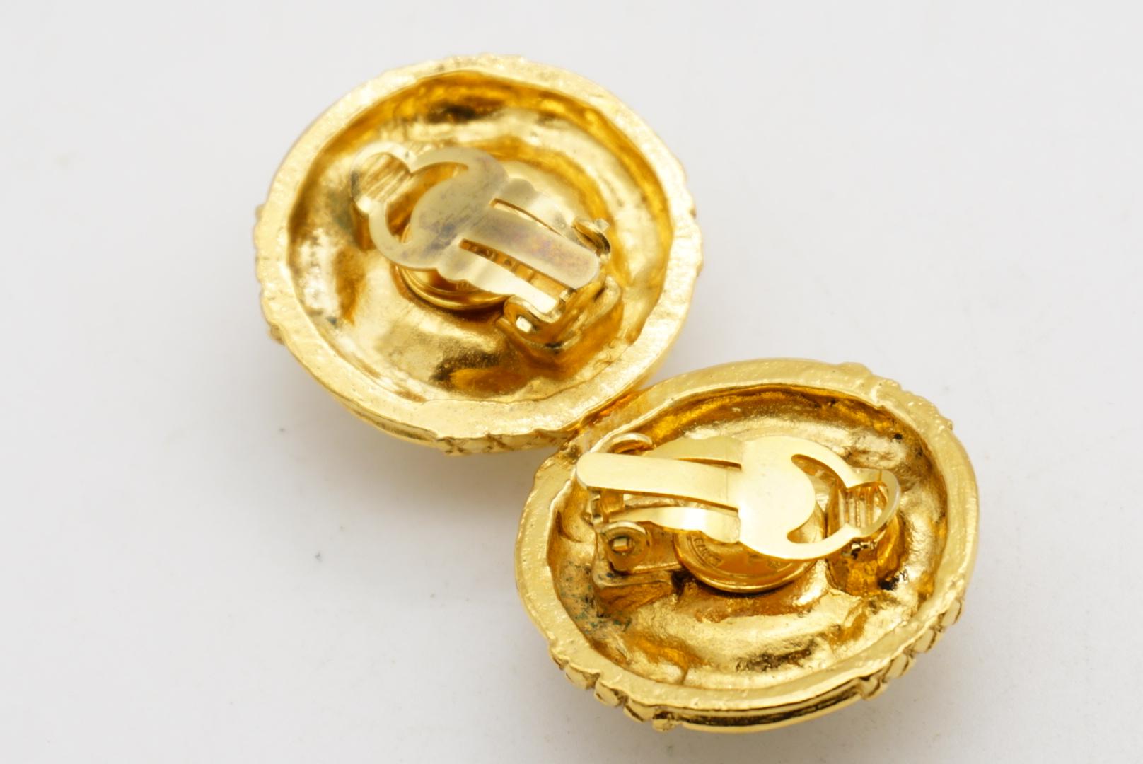 Chanel Vintage 1970er Jahre texturiert große weiße runde Perle Seil Gold gesteppt Ohrringe im Angebot 5