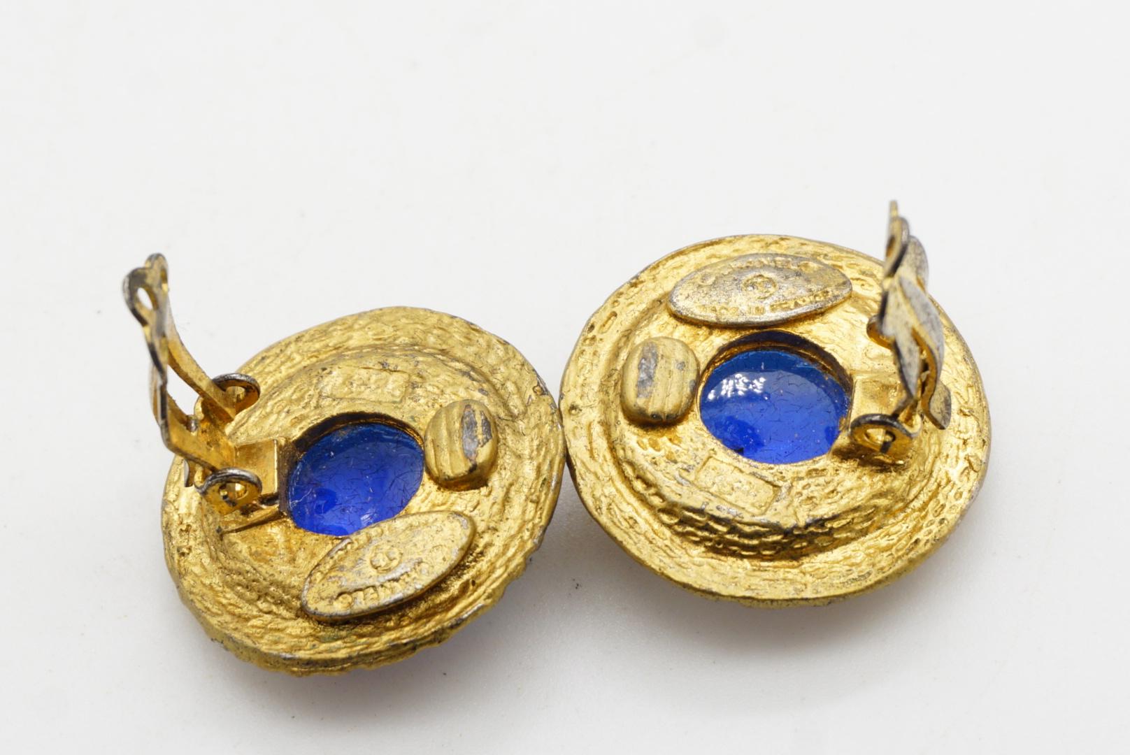 Chanel Vintage 1980 Gripoix Sapphire Cabochon CC Coco Logo Circle Clip Earrings For Sale 10
