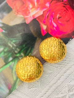 Chanel Vintage 1980 Logo CC Coco Round Whole Circle Gold Engraved Clip Earrings