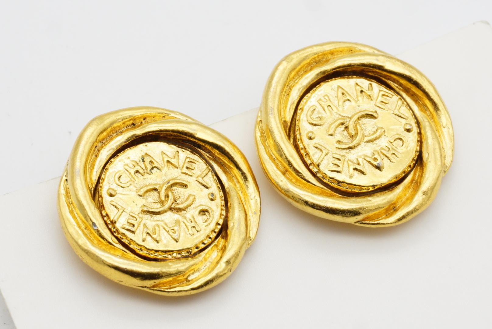 Chanel Vintage 1980s Double Logo CC Coco Spiral Twist Circle Coin Clip Earrings For Sale 5