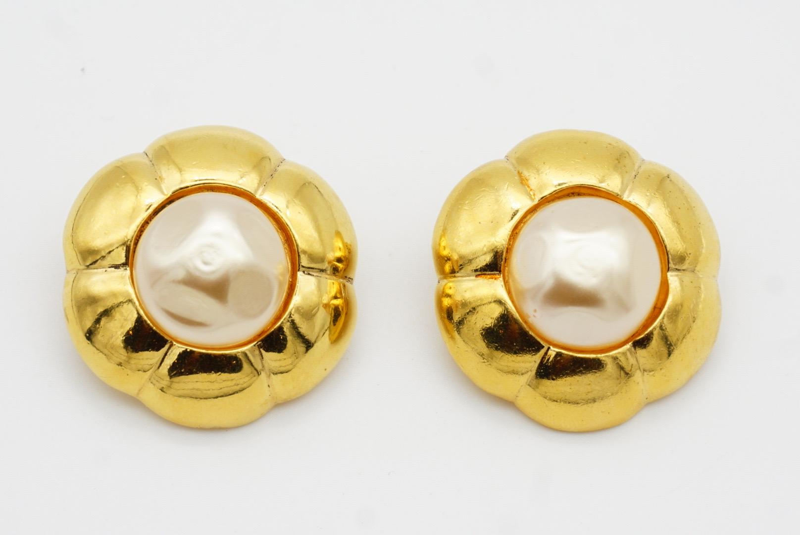 Chanel Vintage 1980s Extra große Camélia Blume Weiß Perle Coco Clip Ohrringe 3