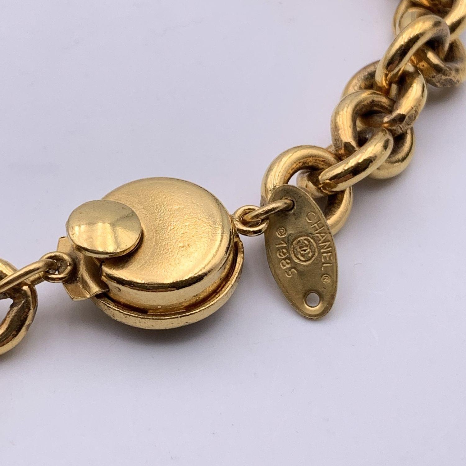 Chanel, collier chaîne vintage en métal doré avec perles en métal, années 1980 2