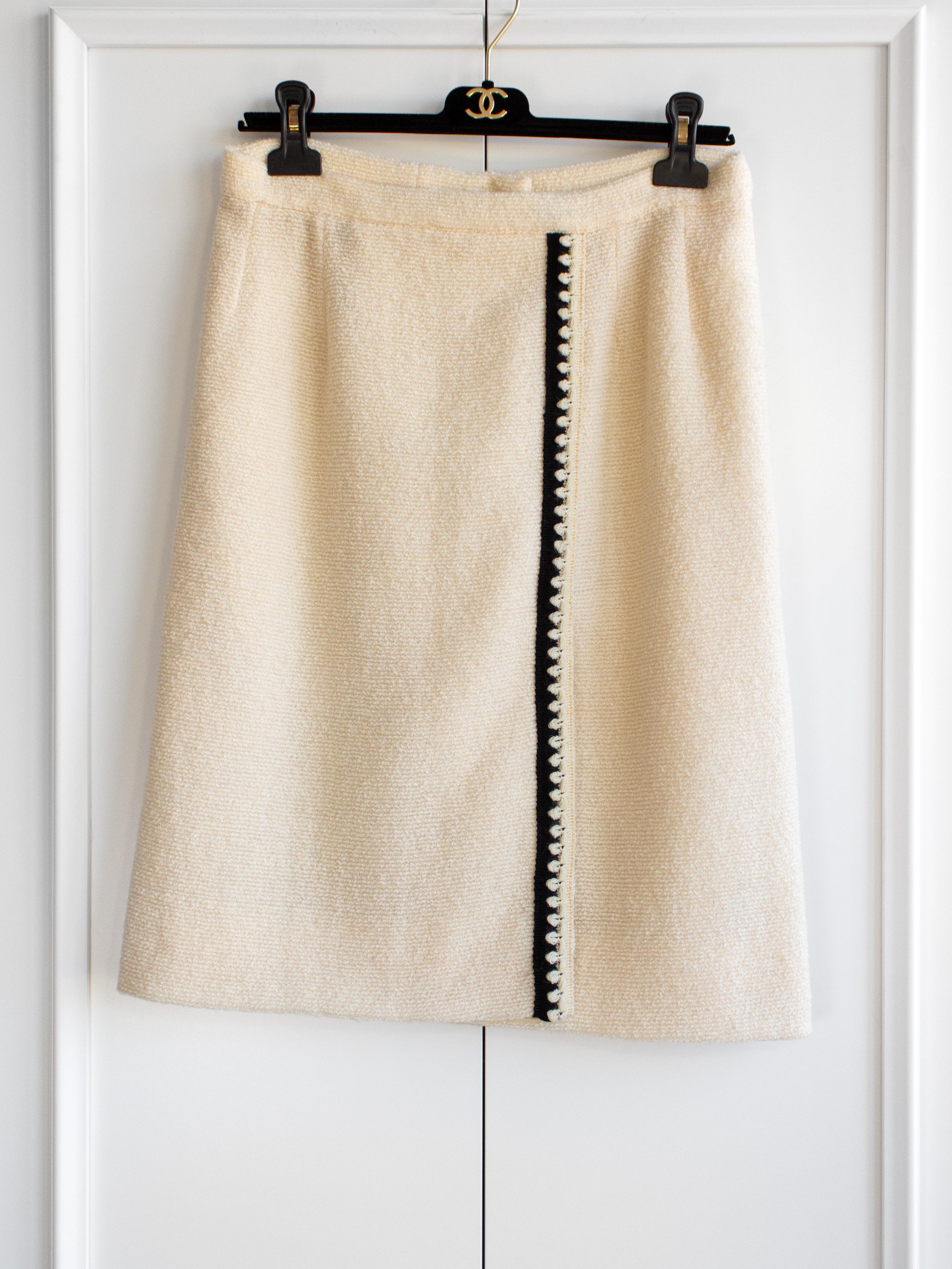 Chanel Vintage 1980s Ivory Cream Ecru Black Gold CC Tweed Jacket Skirt Suit 7