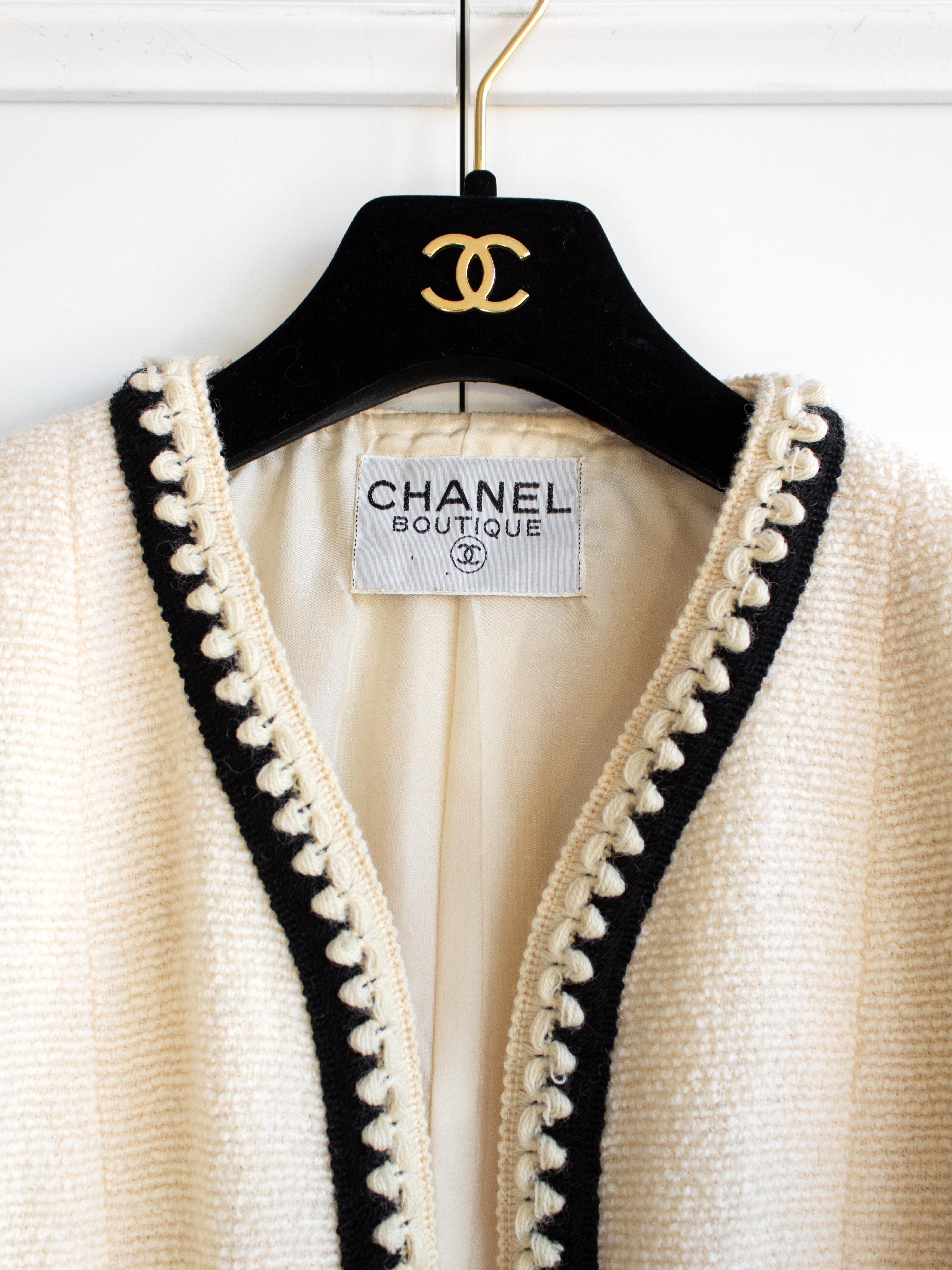 Women's Chanel Vintage 1980s Ivory Cream Ecru Black Gold CC Tweed Jacket Skirt Suit