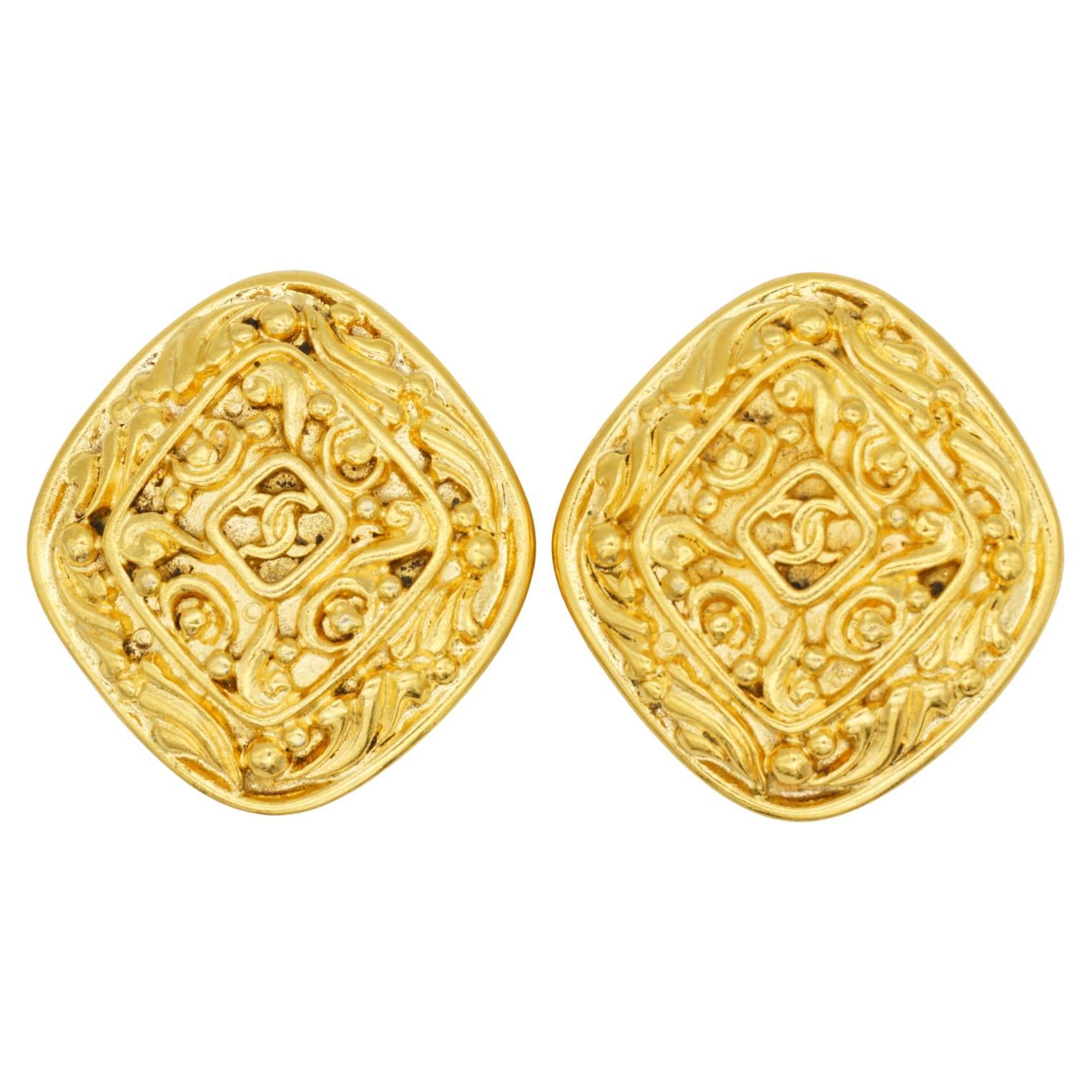 Chanel Vintage 1980s Large Diamond Vine Logo Crush Coco Arabesque Clip Earrings For Sale