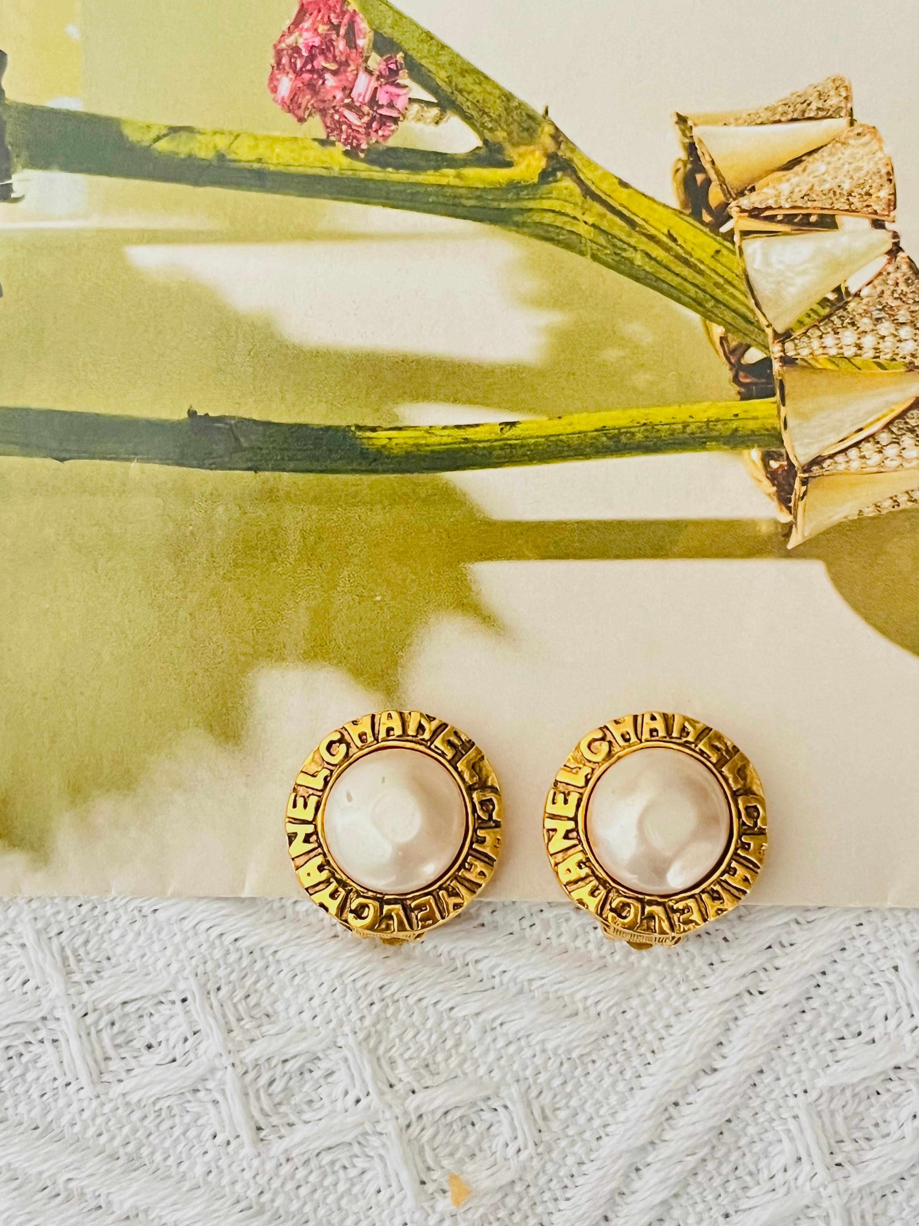 Chanel Vintage 1980s Logo CC Coco Engraved White Pearl Circle Gold Clip Earrings In Good Condition For Sale In Wokingham, England