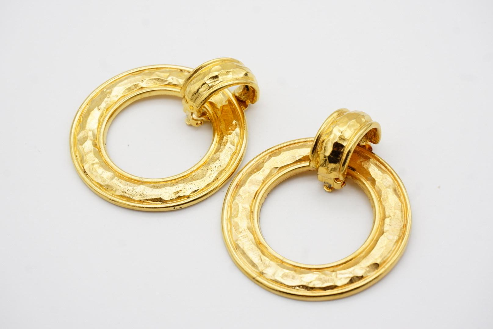 Chanel Vintage 1980er Jahre Massive Iconic Lava Runde Kreis Creolen Chunky Clip-Ohrringe im Angebot 5