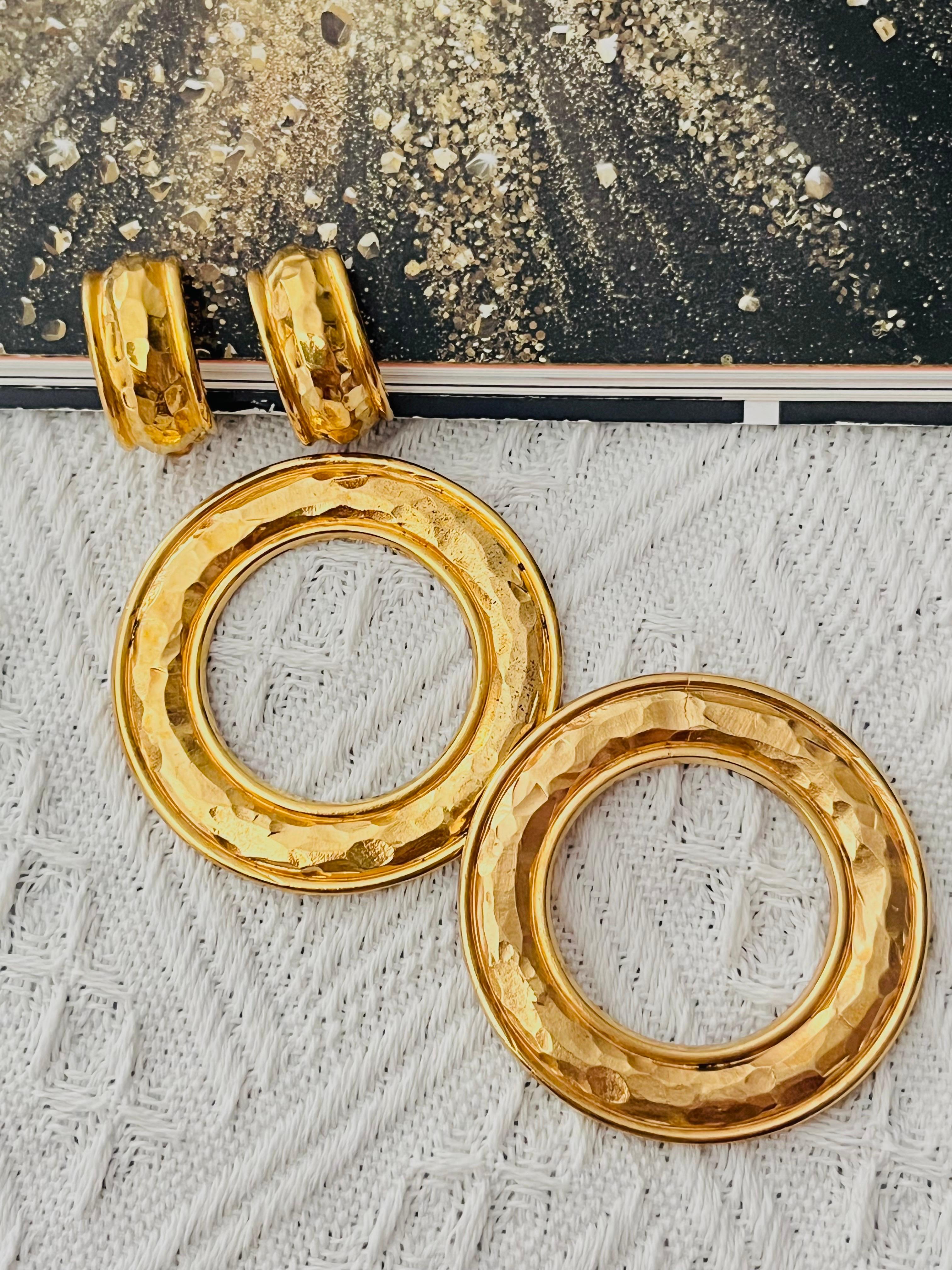 Chanel Vintage 1980er Jahre Massive Iconic Lava Runde Kreis Creolen Chunky Clip-Ohrringe Damen im Angebot