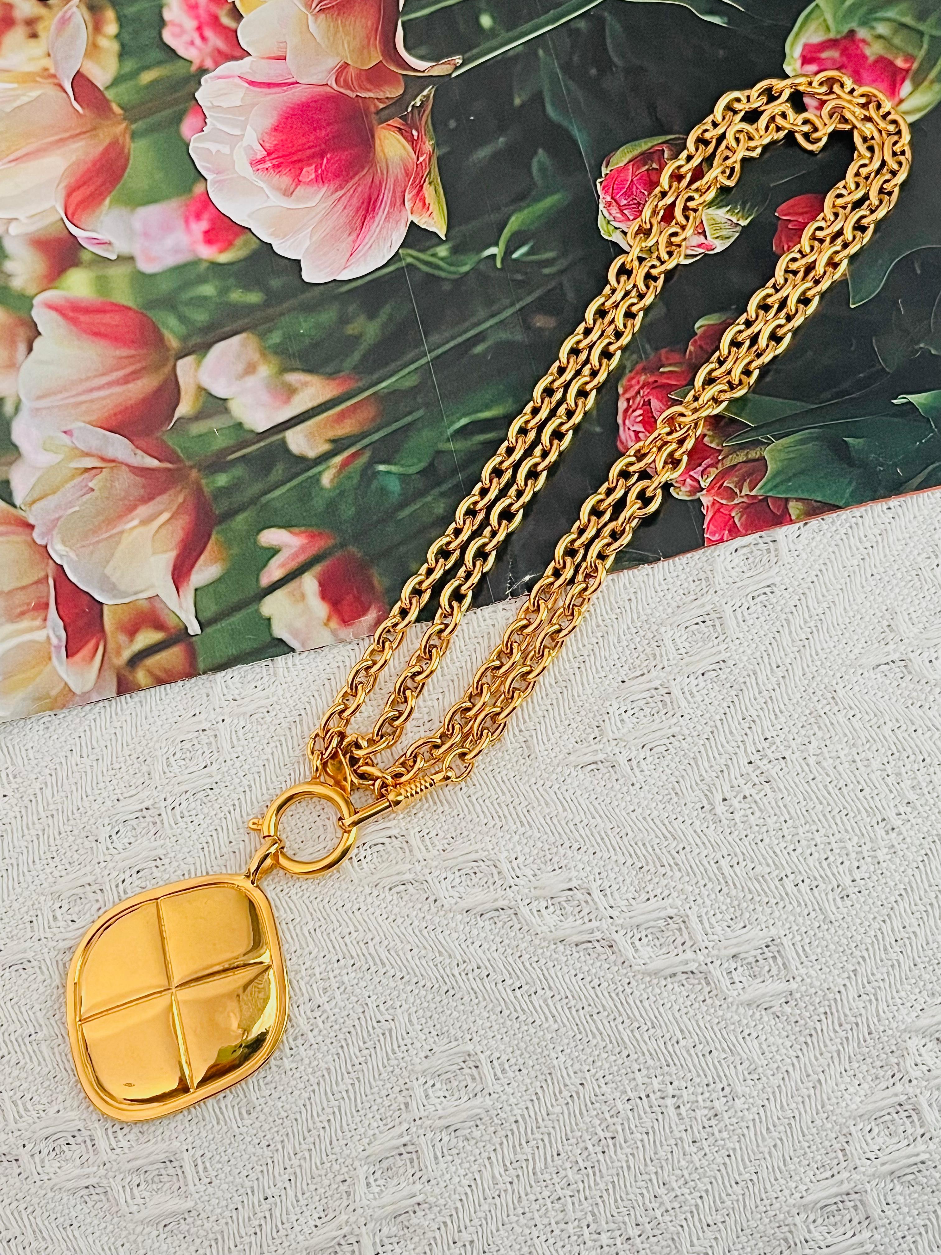 Chanel Vintage 1980s Matelassé Gesteppt Glow Diamond Lange Halskette Gürtel Armband (Art déco) im Angebot