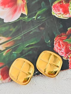 Chanel Vintage 1980s Matelassé Quilted Glow Diamond Rhombus Clip Gold Earrings