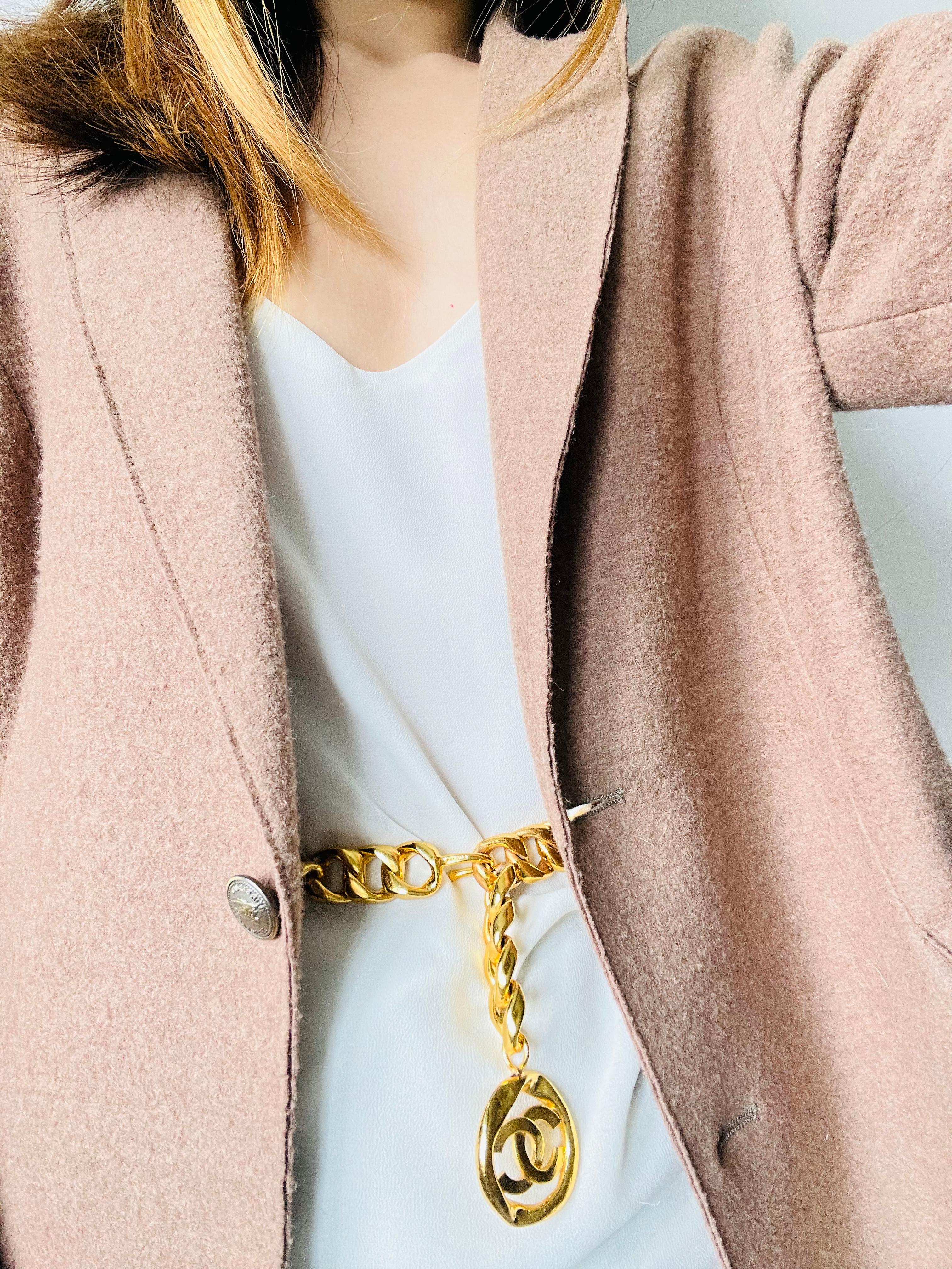 Chanel Vintage 1980er Jahre Medaillon CC Logo Curb Link ineinandergreifende Gold Halskette Gürtel im Angebot 6