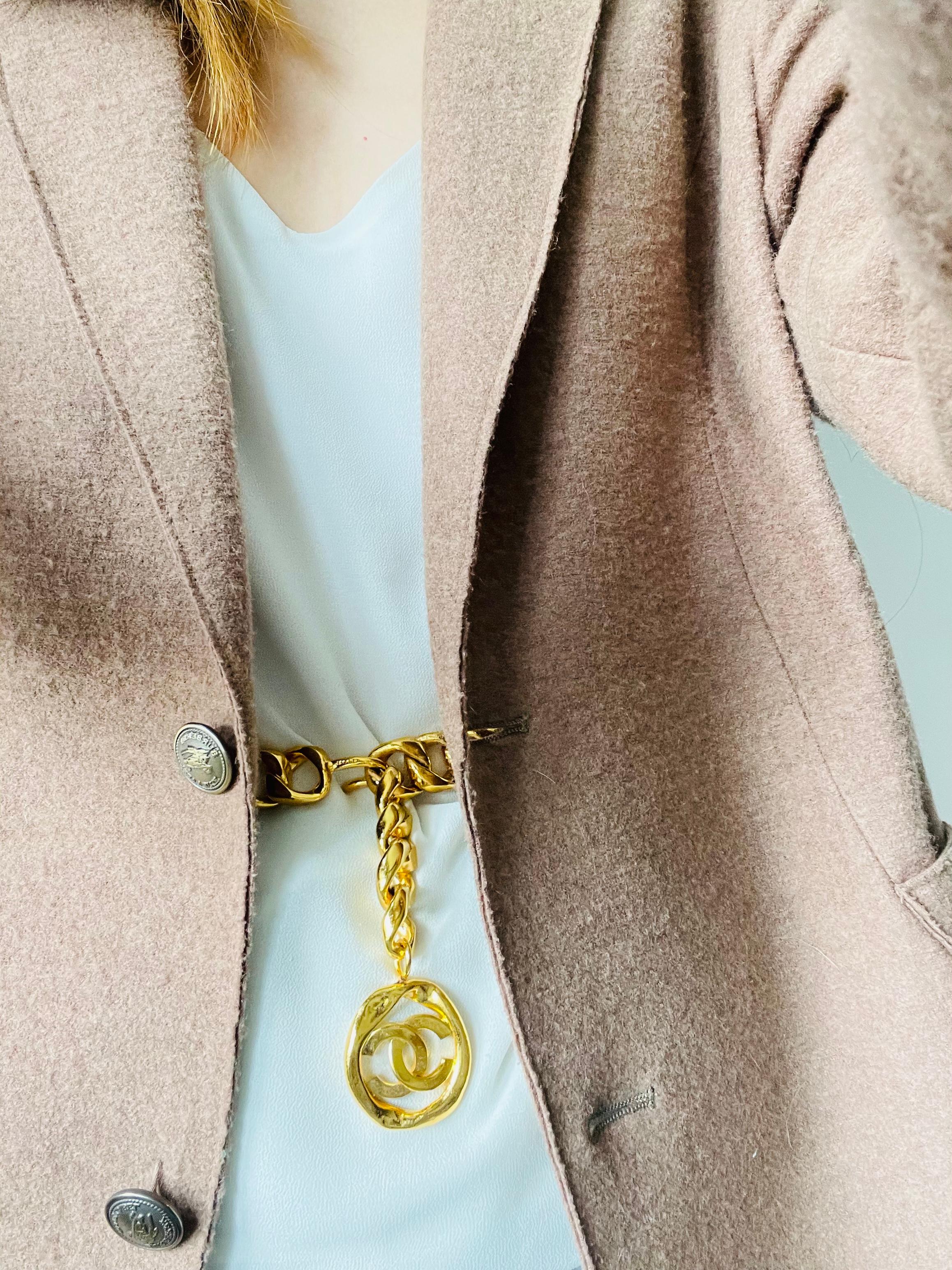 Chanel Vintage 1980er Jahre Medaillon CC Logo Curb Link ineinandergreifende Gold Halskette Gürtel im Angebot 7