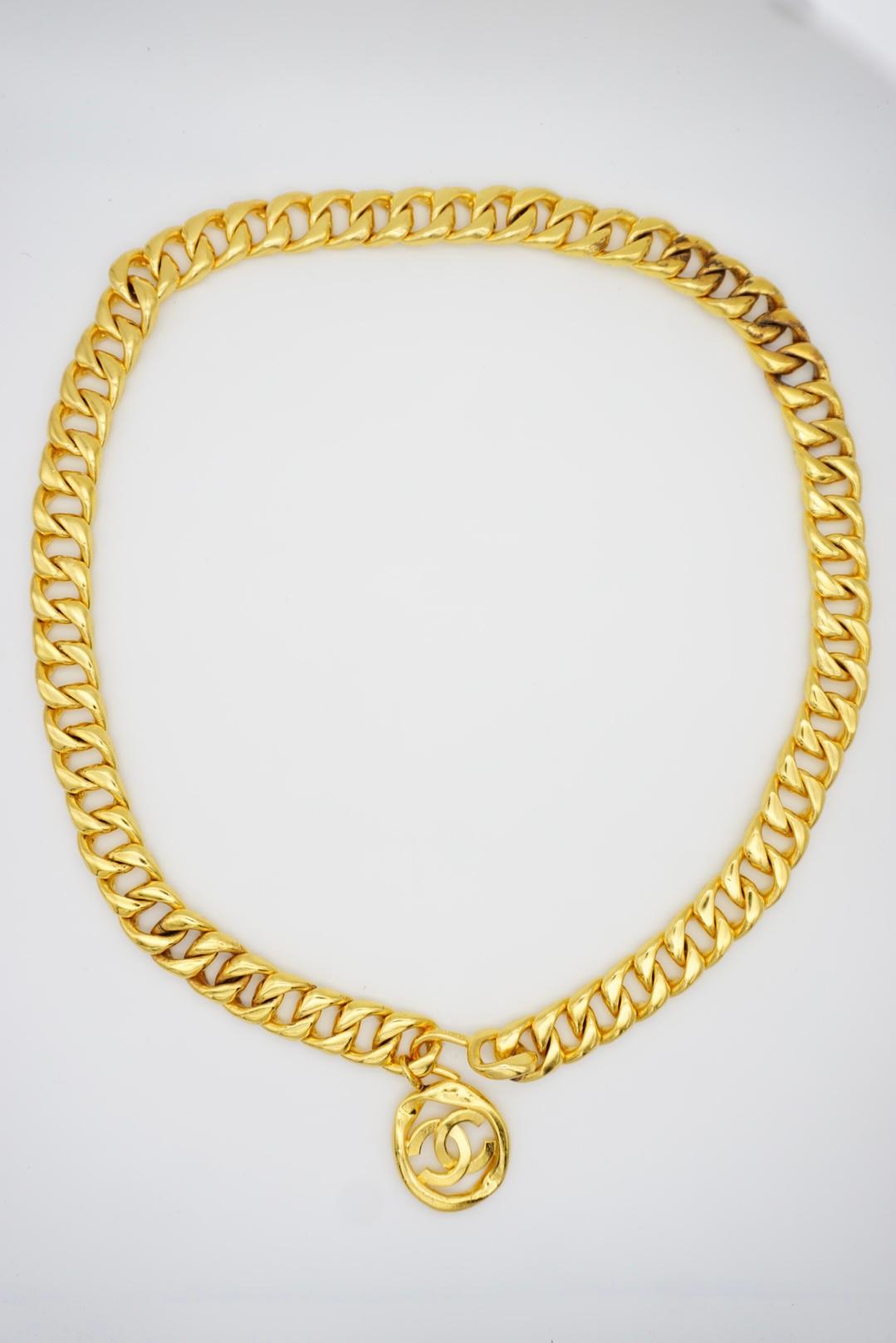 Chanel Vintage 1980s Medallion CC Logo Curb Link interlocked Gold Necklace Belt For Sale 8
