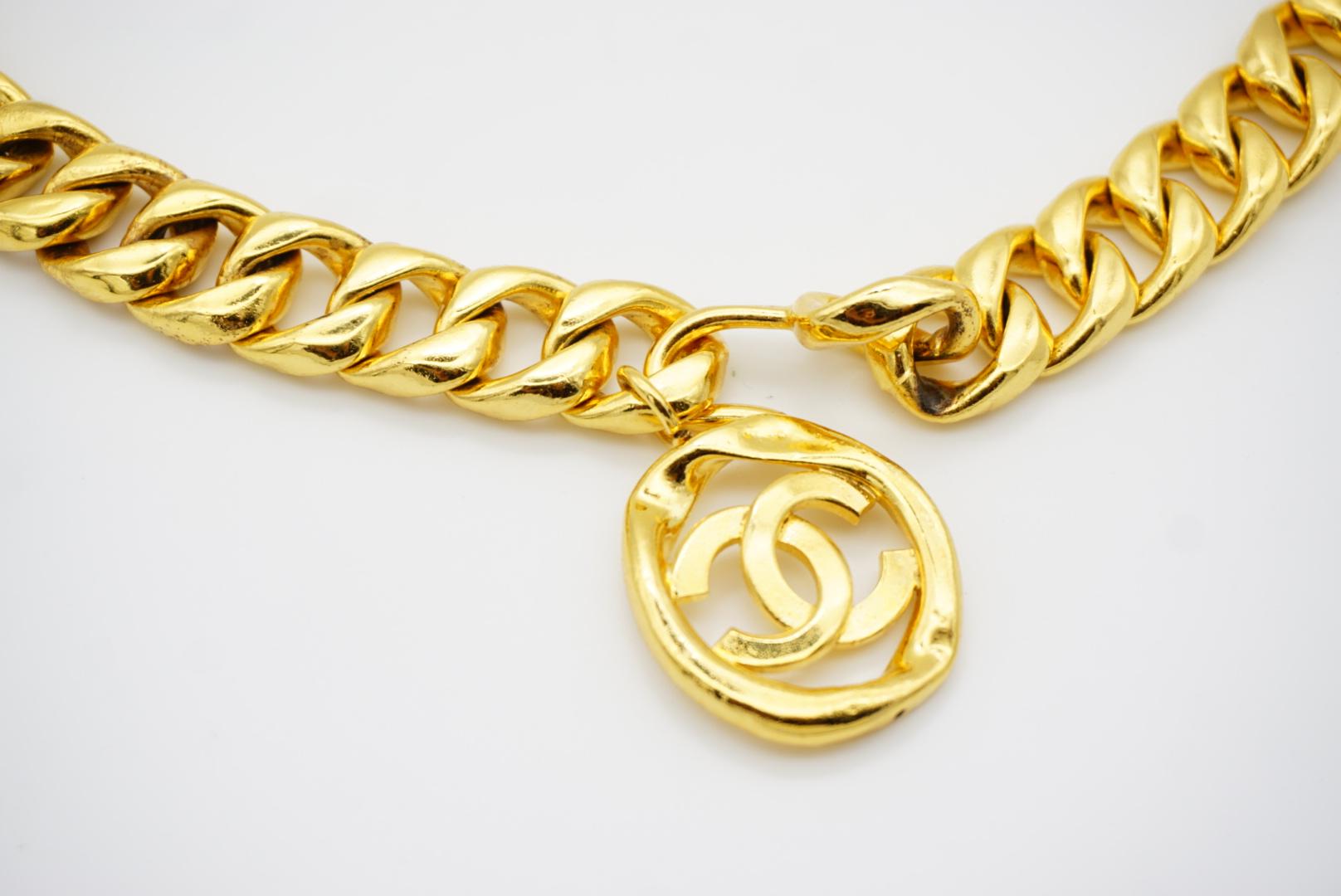 Chanel Vintage 1980er Jahre Medaillon CC Logo Curb Link ineinandergreifende Gold Halskette Gürtel im Angebot 10