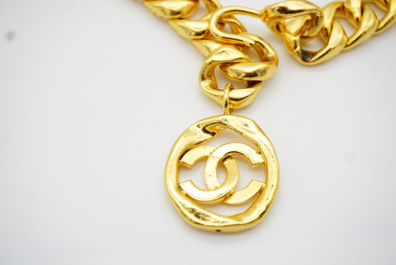 Chanel Vintage 1980er Jahre Medaillon CC Logo Curb Link ineinandergreifende Gold Halskette Gürtel im Angebot 11