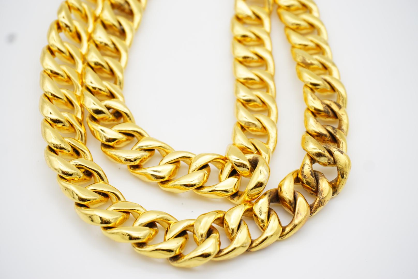 Chanel Vintage 1980er Jahre Medaillon CC Logo Curb Link ineinandergreifende Gold Halskette Gürtel im Angebot 13