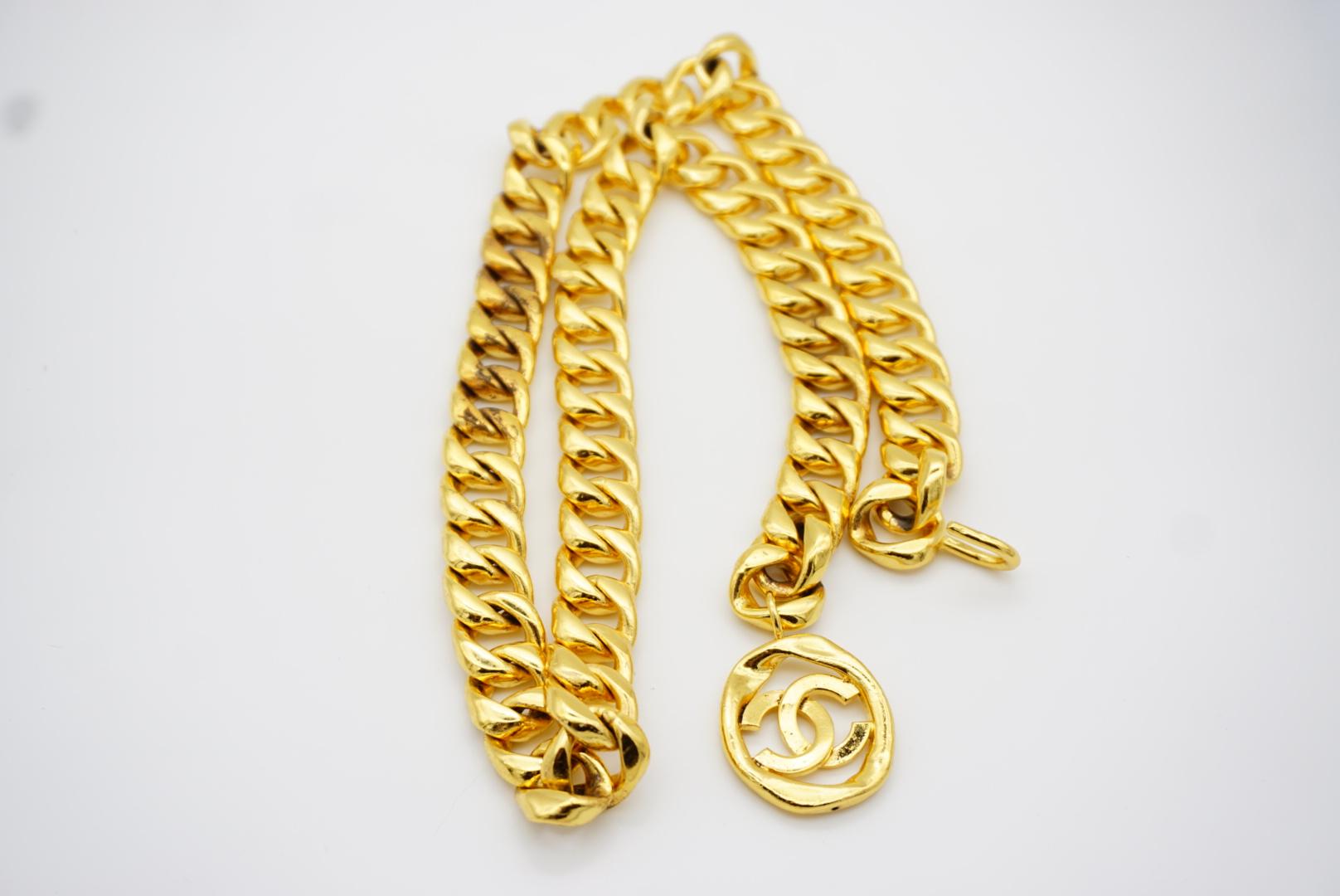 Chanel Vintage 1980er Jahre Medaillon CC Logo Curb Link ineinandergreifende Gold Halskette Gürtel im Angebot 14