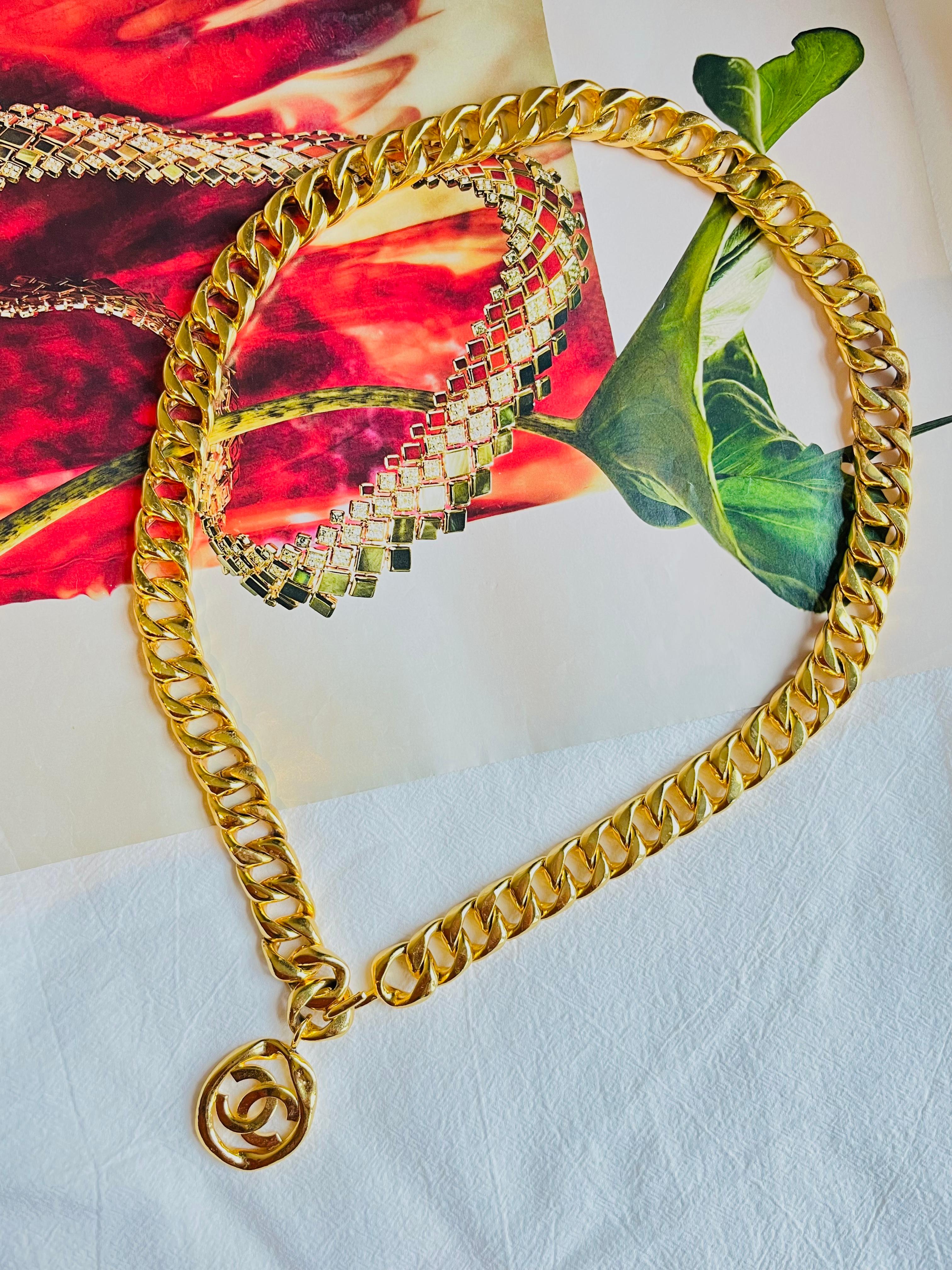 Art Deco Chanel Vintage 1980s Medallion CC Logo Curb Link interlocked Gold Necklace Belt For Sale