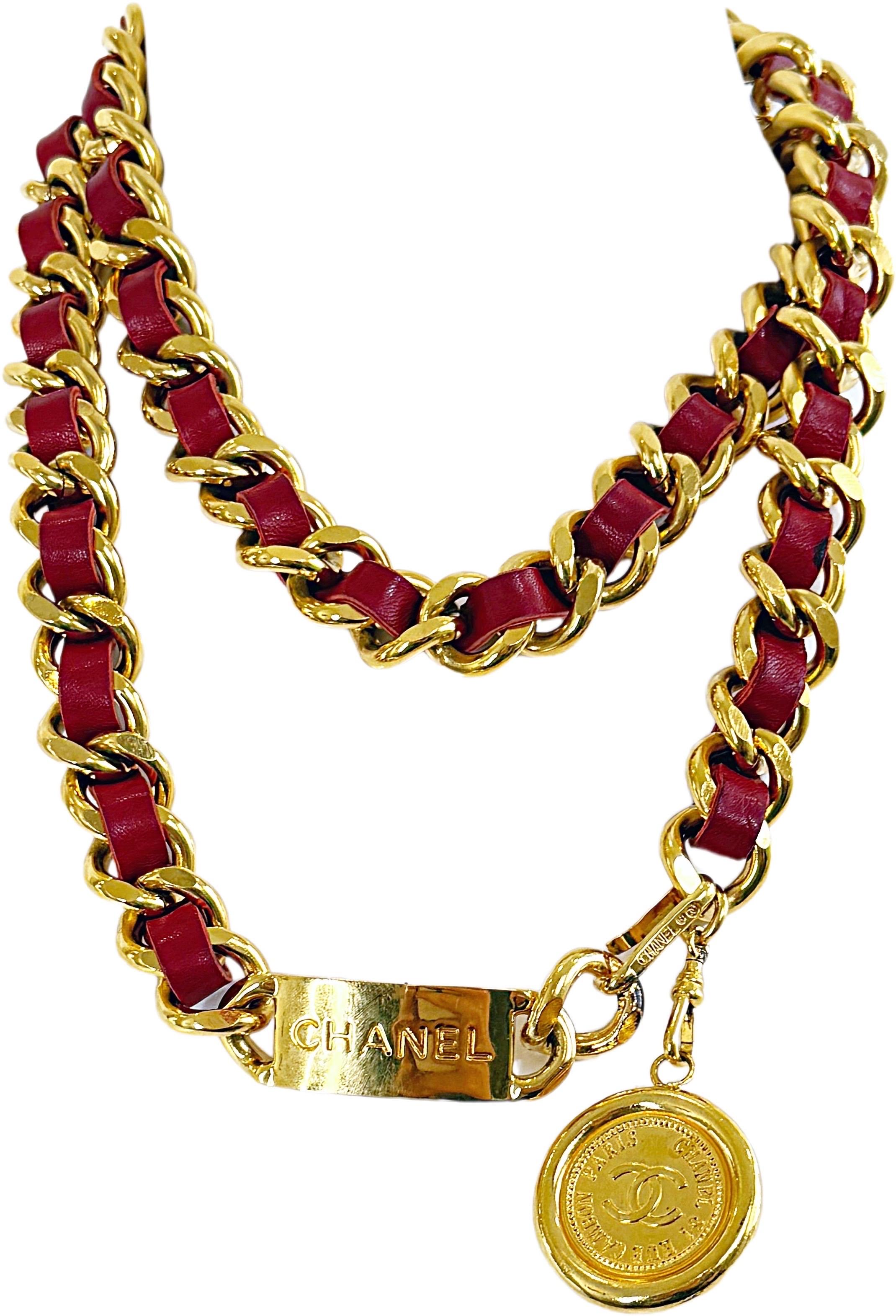 Chanel Vintage 1980er Jahre Rot + vergoldetes Gold 80er Jahre Kette CC Medaillon Gürtel oder Halskette im Angebot 7
