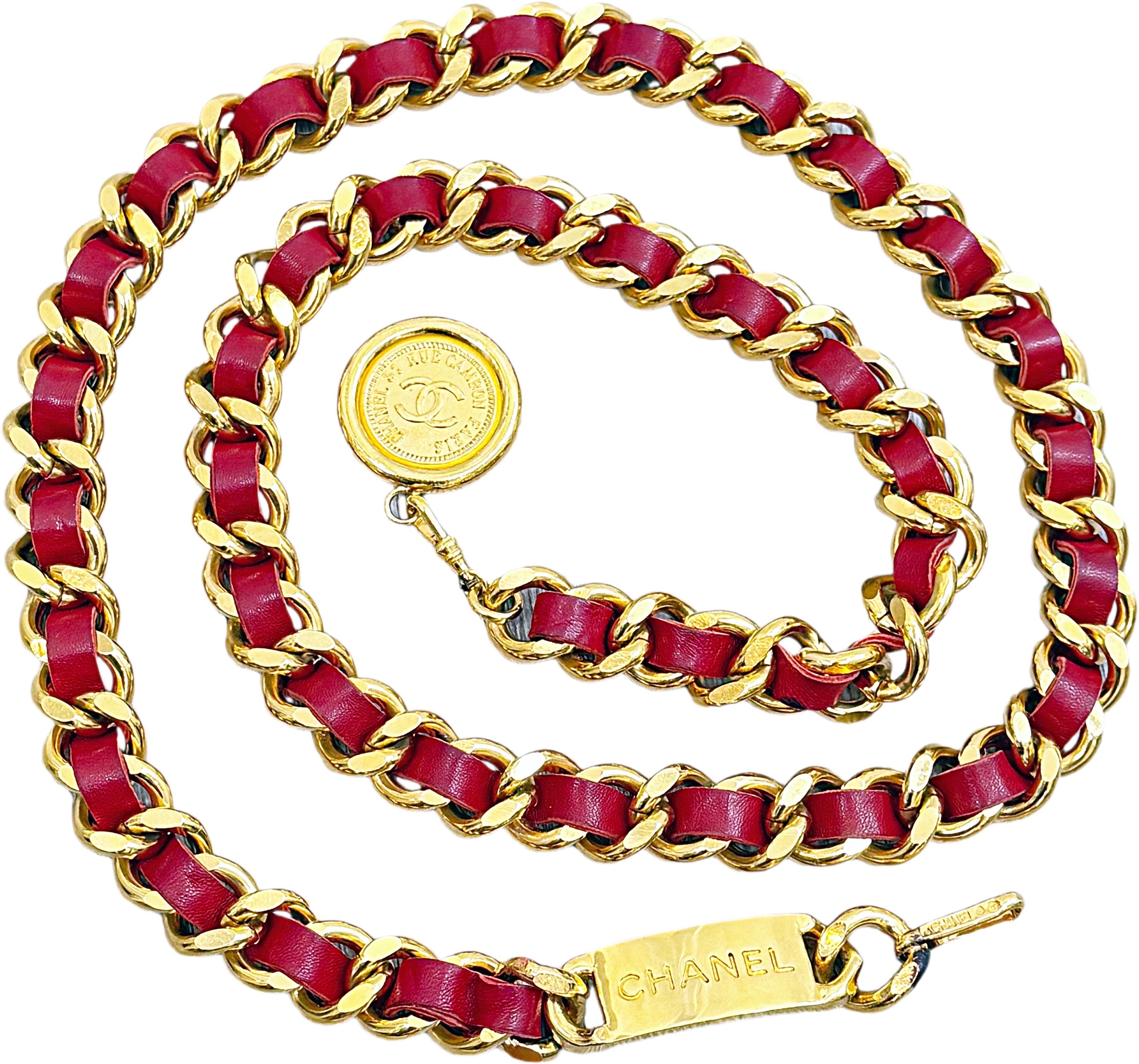 Chanel Vintage 1980er Jahre Rot + vergoldetes Gold 80er Jahre Kette CC Medaillon Gürtel oder Halskette im Angebot 8