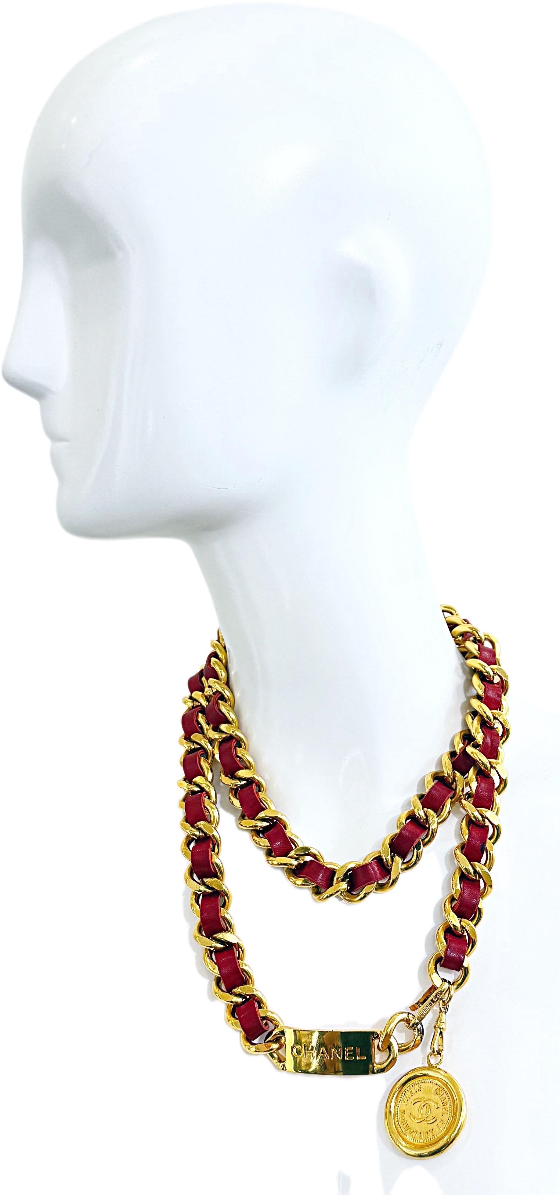 Chanel Vintage 1980er Jahre Rot + vergoldetes Gold 80er Jahre Kette CC Medaillon Gürtel oder Halskette im Angebot 10