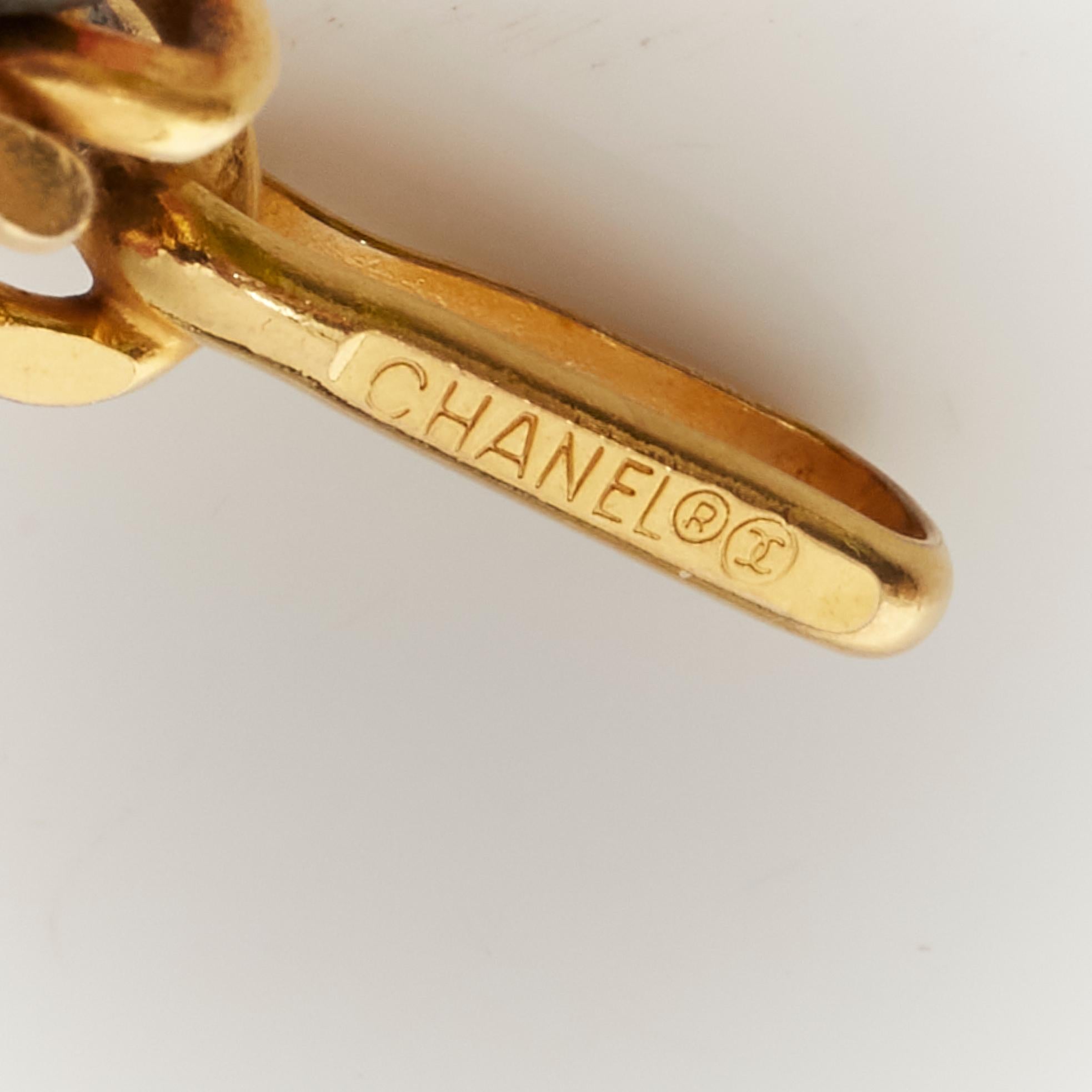 CHANEL Vintage 1982 CC logo coin charm gold tone black leather chain belt 4