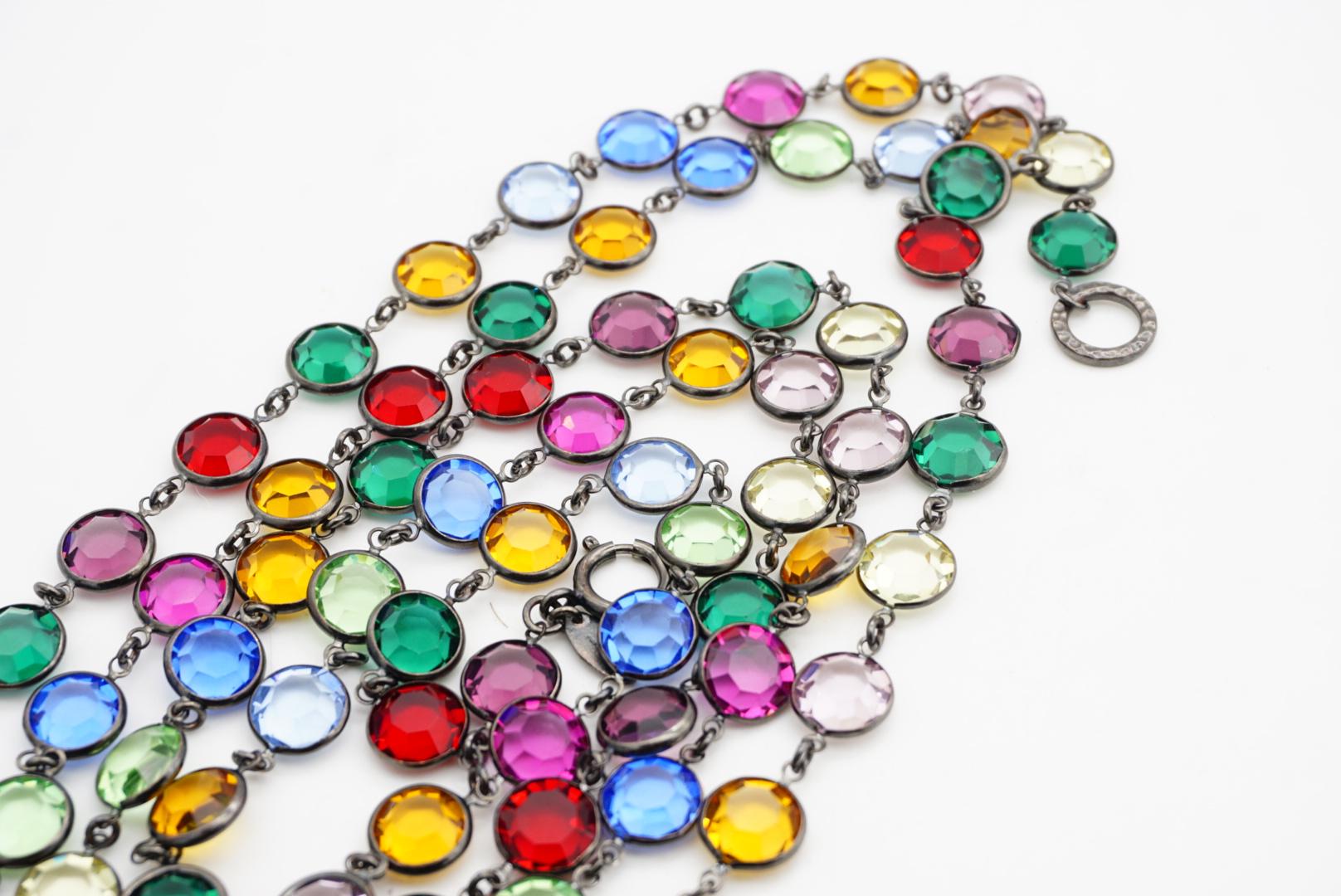 Chanel Vintage 1984 Collana lunga in rubino, smeraldo, zaffiro e cristalli con castone Sautoir in vendita 7