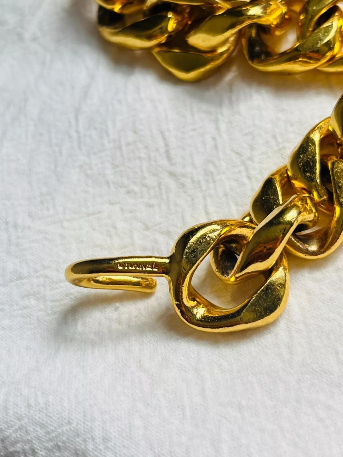 Chanel Vintage 1984 Medaillon CC Logo Schwarzes Leder Dreireihiger Halskette Gürtel mit Medaillon im Angebot 7