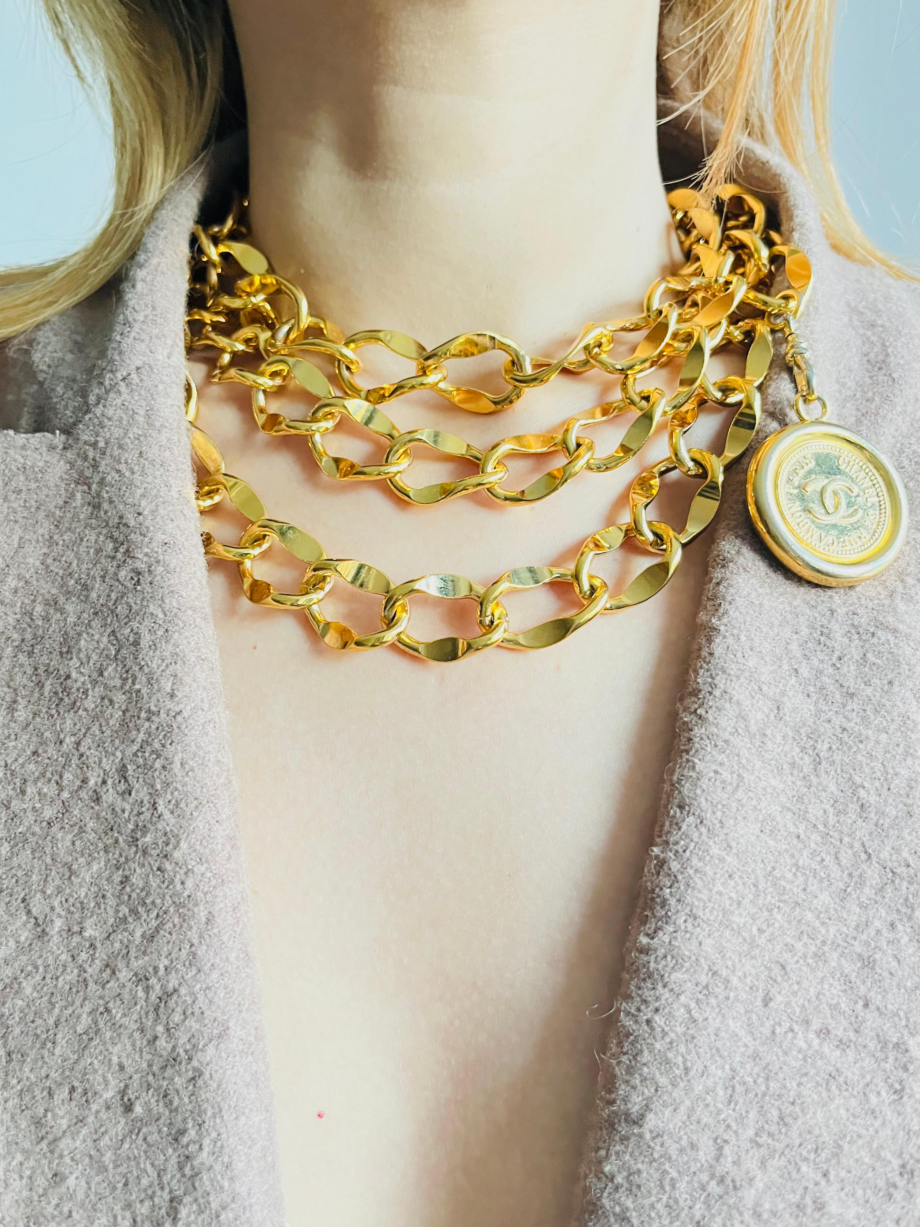 Chanel Vintage 1984 Medaillon CC Logo Kreis Charm Doppelstrang Halskette Gürtel im Angebot 5