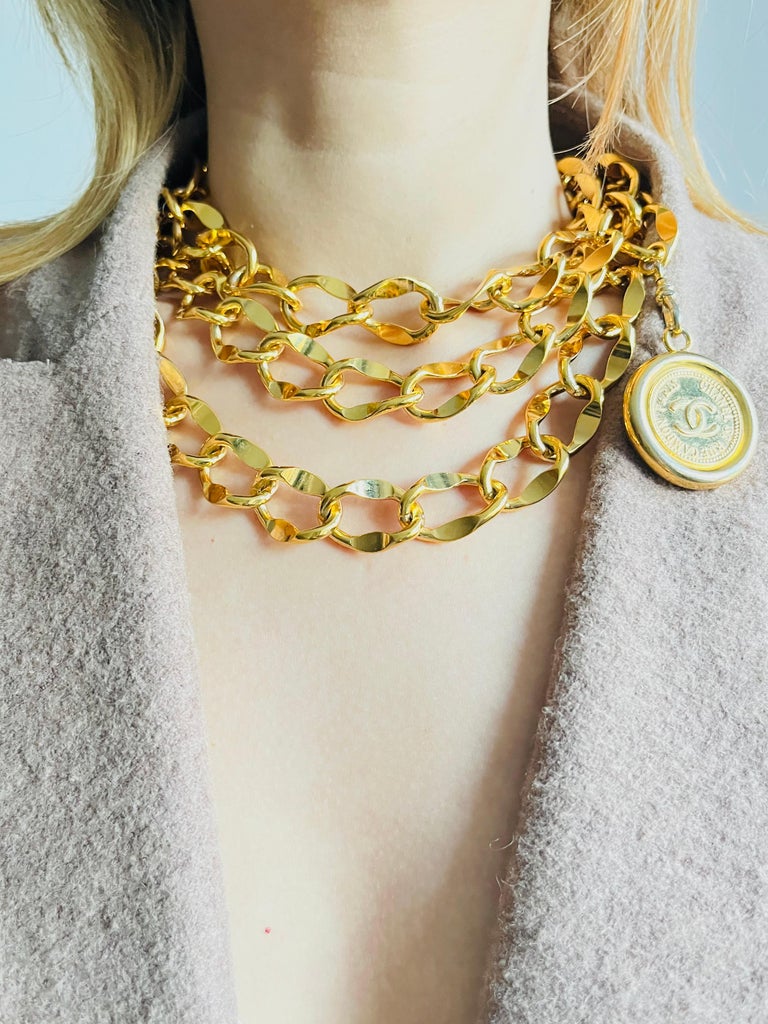 Chanel Vintage 1984 Medallion CC Logo Circle Charm Double  display picture 3