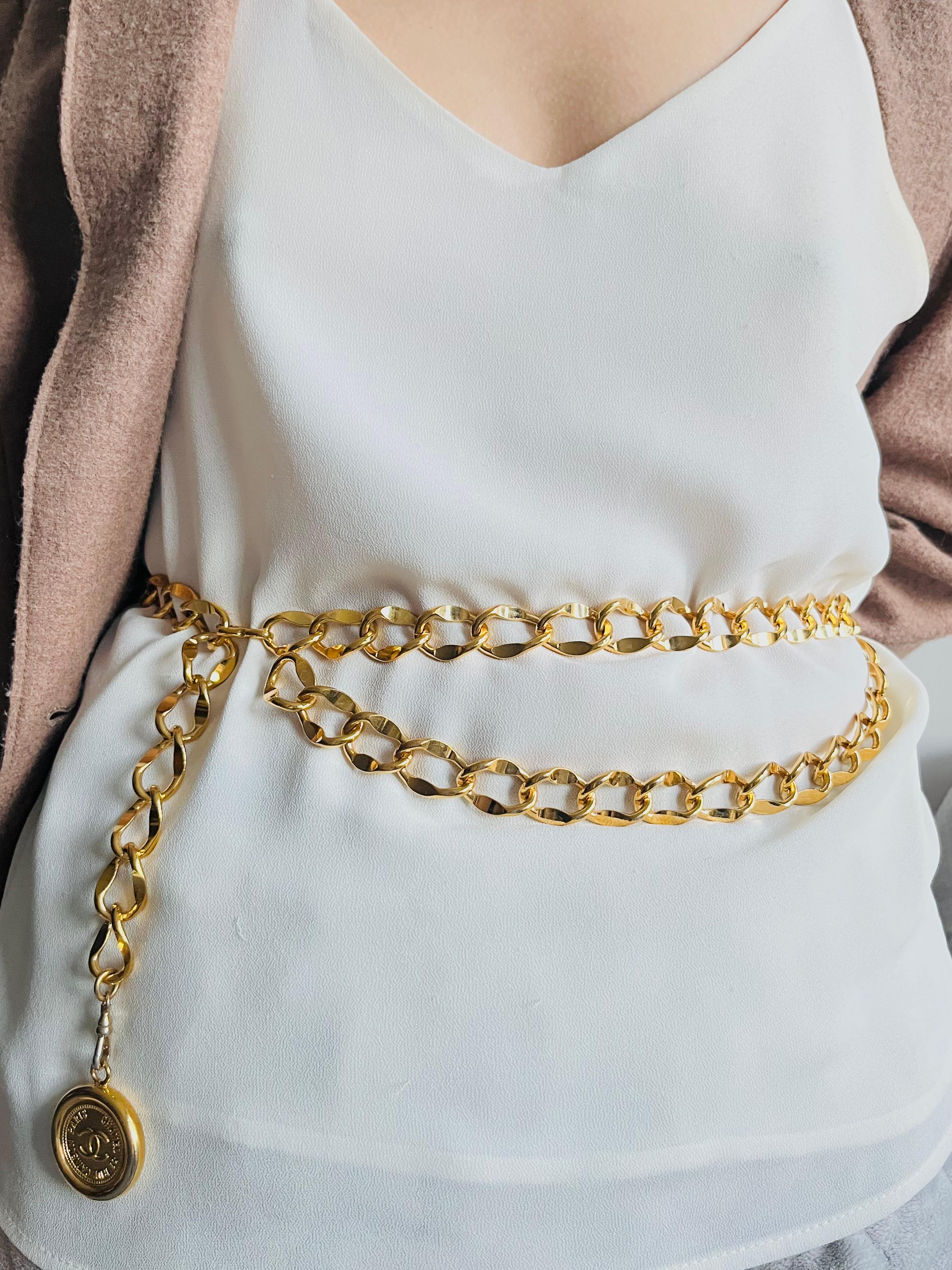 Chanel Vintage 1984 Medaillon CC Logo Kreis Charm Doppelstrang Halskette Gürtel im Angebot 4