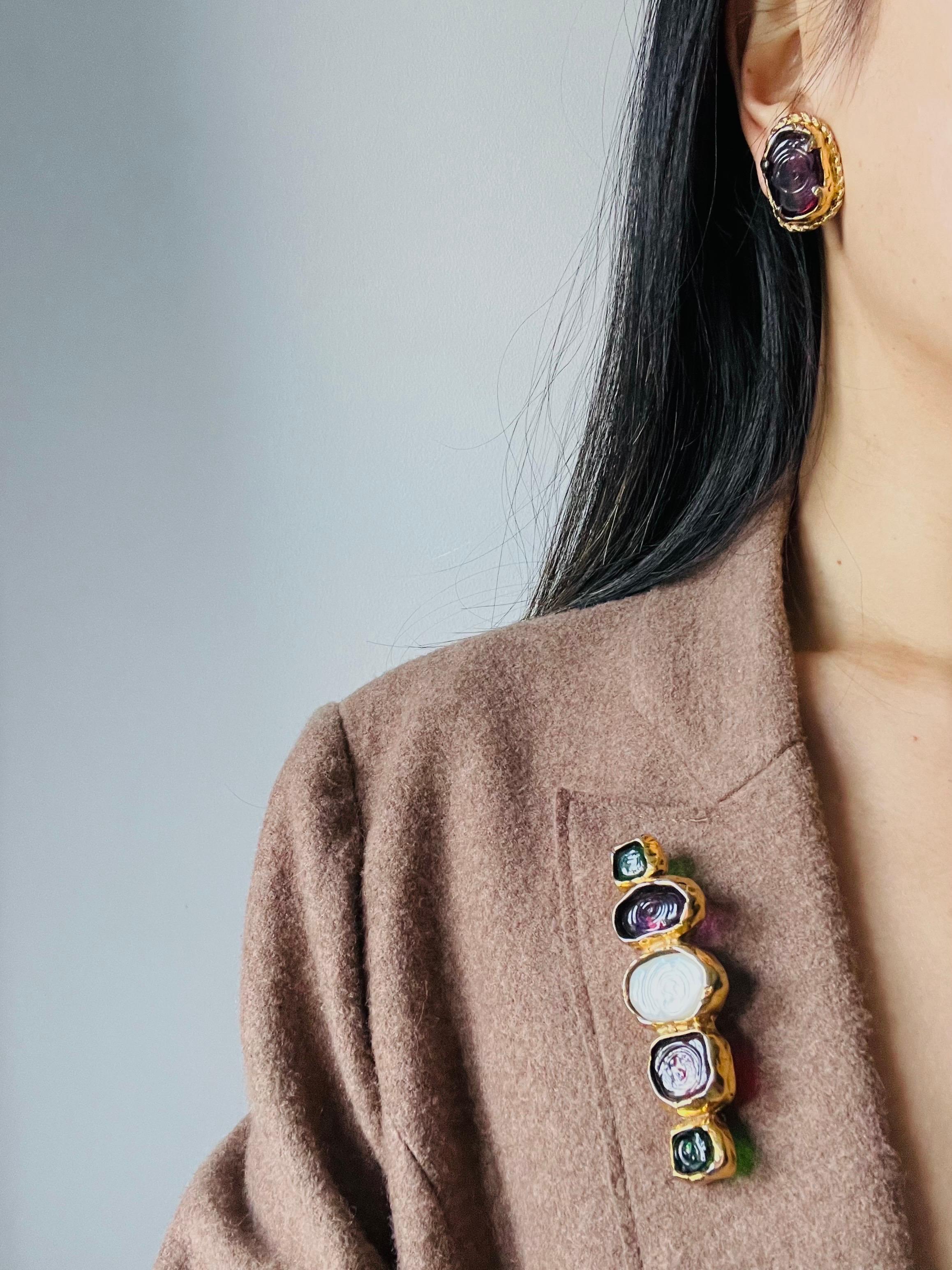 CHANEL Vintage 1985 Gripoix Amethyst Cabochon Crystal Oval Chunky Clip Earrings For Sale 3