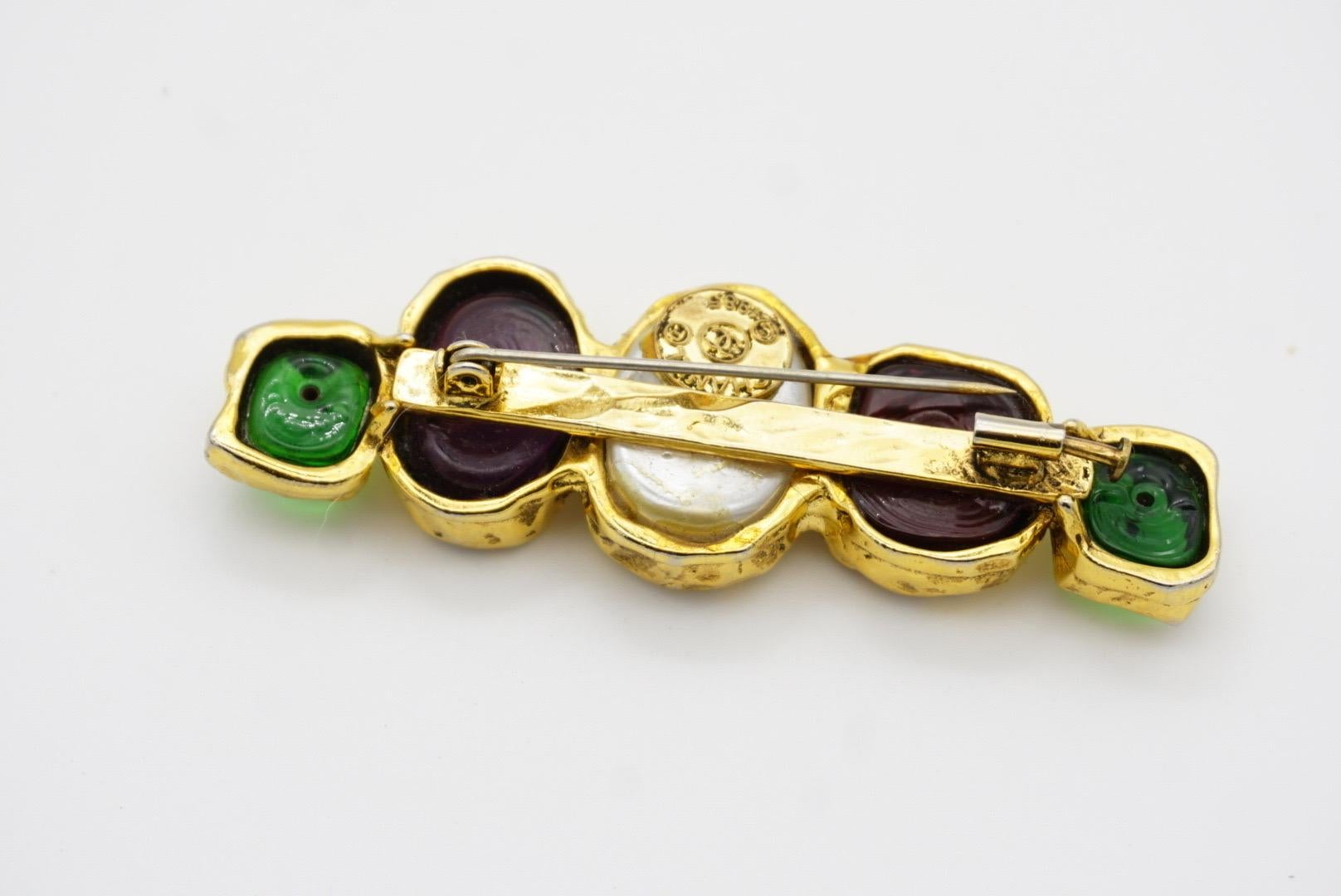 Chanel Vintage 1985 Gripoix Cabochon Ruby Emerald Amethyst White Pearl Brooch For Sale 11