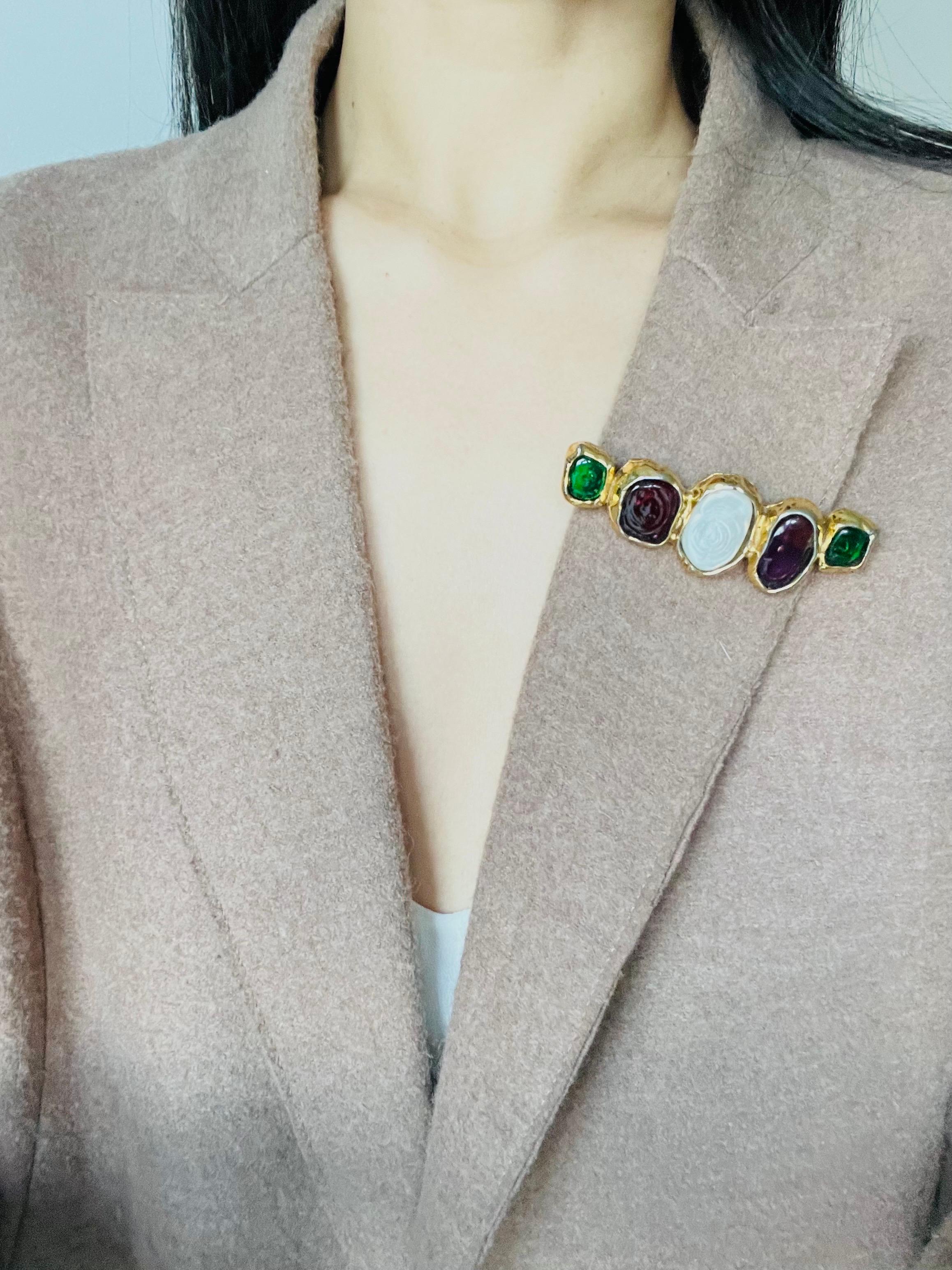 Chanel Vintage 1985 Gripoix Cabochon Ruby Emerald Amethyst White Pearl Brooch For Sale 2