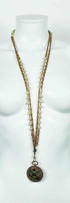 Chanel Vintage 1985 Gripoix Medallion Pendant Necklace