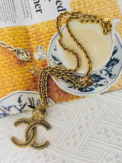 Chanel Vintage 1985 Huge Long Logo CC Coco Barock Anhänger Runde Ball Halskette