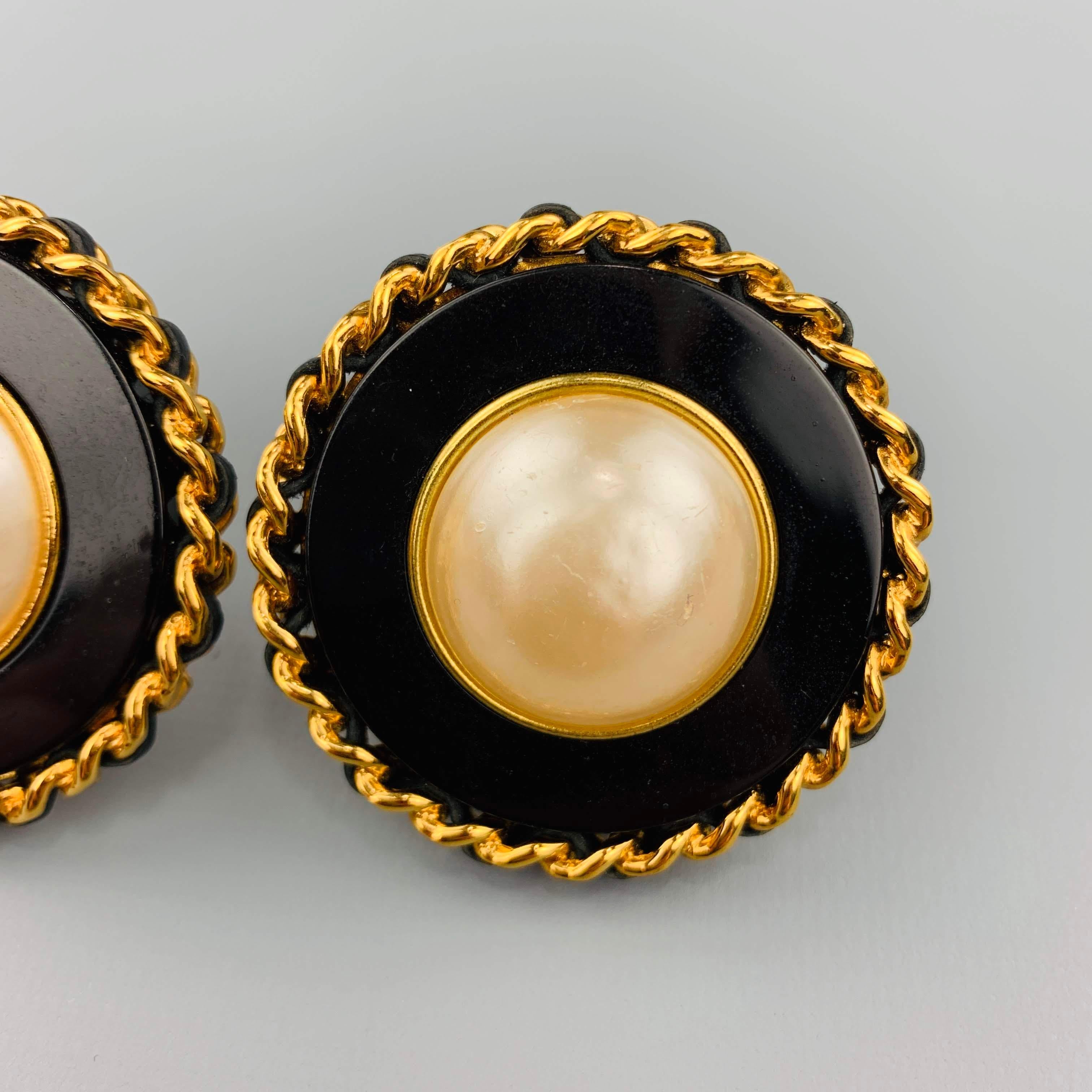 CHANEL Vintage Black & Gold Tone Leather Woven Chain Pearl Clip On Earrings In Good Condition In San Francisco, CA
