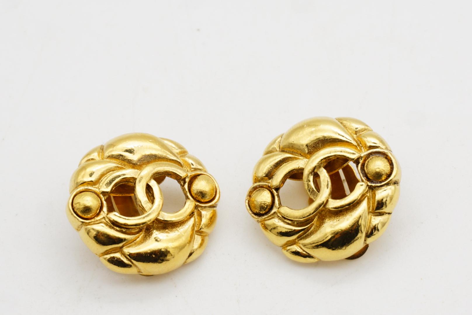 Chanel Vintage 1986 Logo CC Coco Calado Círculo Redondo Doble Punto Clip Pendientes en venta 6