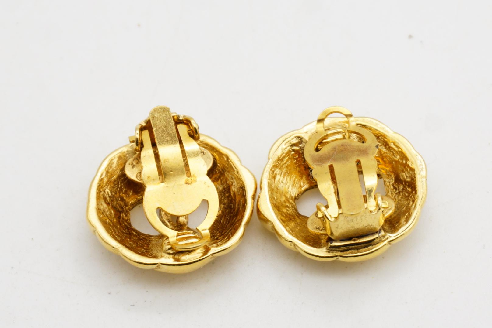 Chanel Vintage 1986 Logo CC Coco Calado Círculo Redondo Doble Punto Clip Pendientes en venta 7