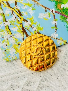 Chanel Vintage 1988 Logo CC Coco Matelassé Quilted Medallion Round Gold Brooch