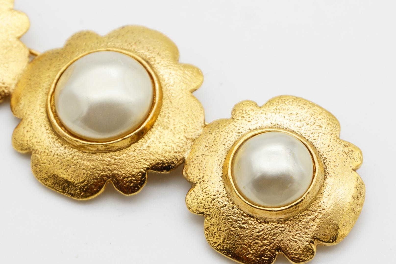 Chanel Vintage 1988 Long Trio Camélia Flower White Pearl Pearls Chunky Brooch en vente 8