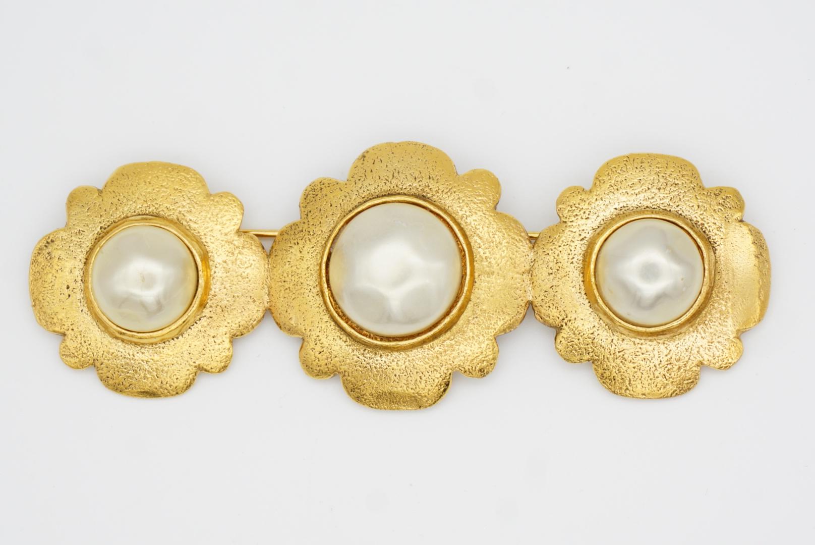 Chanel Vintage 1988 Long Trio Camélia Flower White Pearl Pearls Chunky Brooch en vente 4