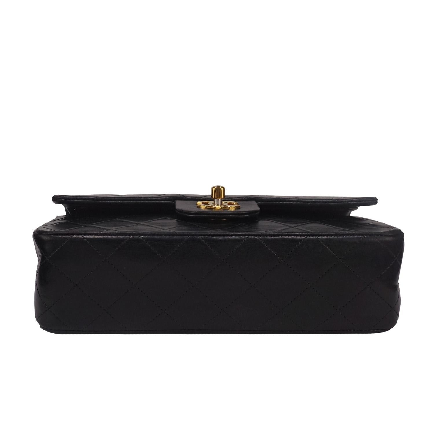  Chanel Vintage 1989 - 1991 Black Classic Flap Small 23cm Gold Hardware Unisexe 
