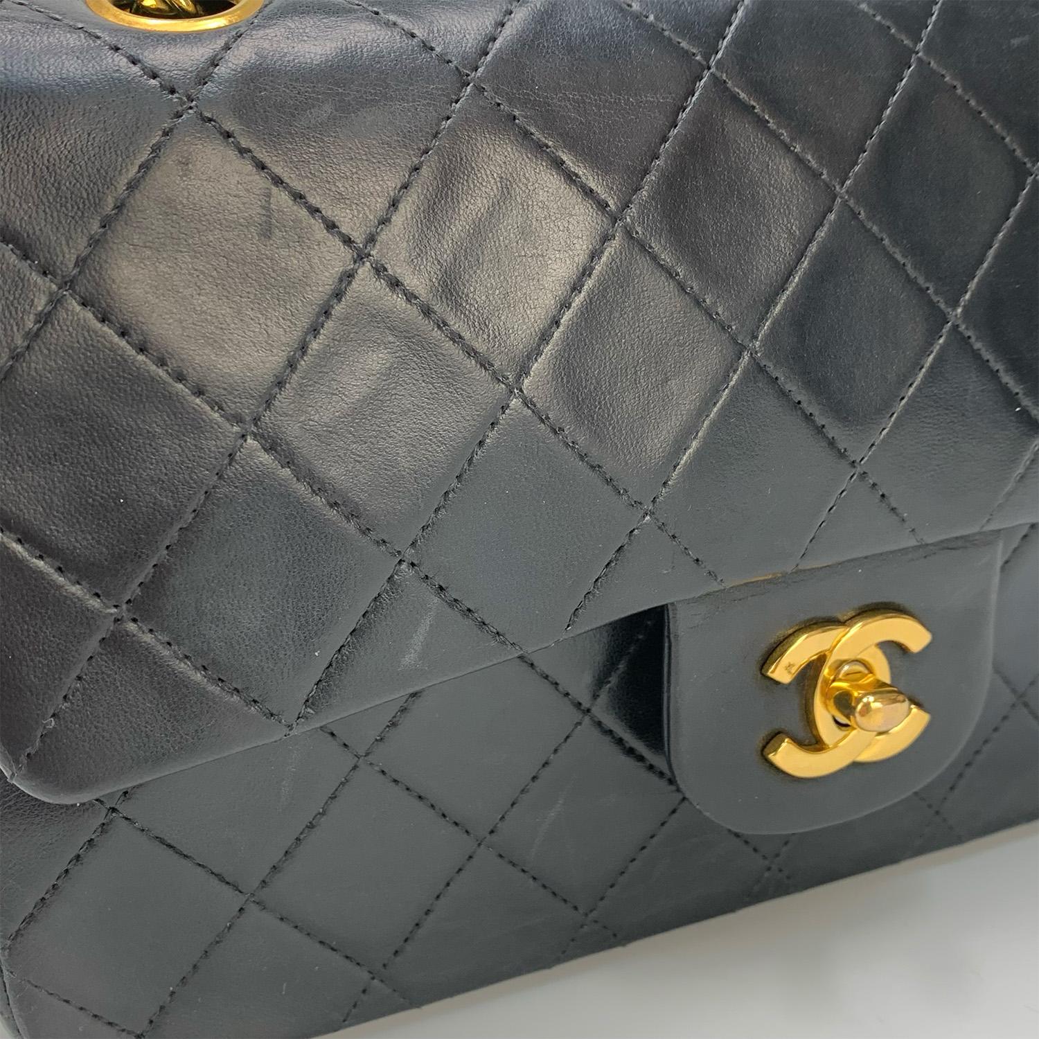 Chanel Vintage 1989 - 1991 Black Classic Flap Small 23cm Gold Hardware 2