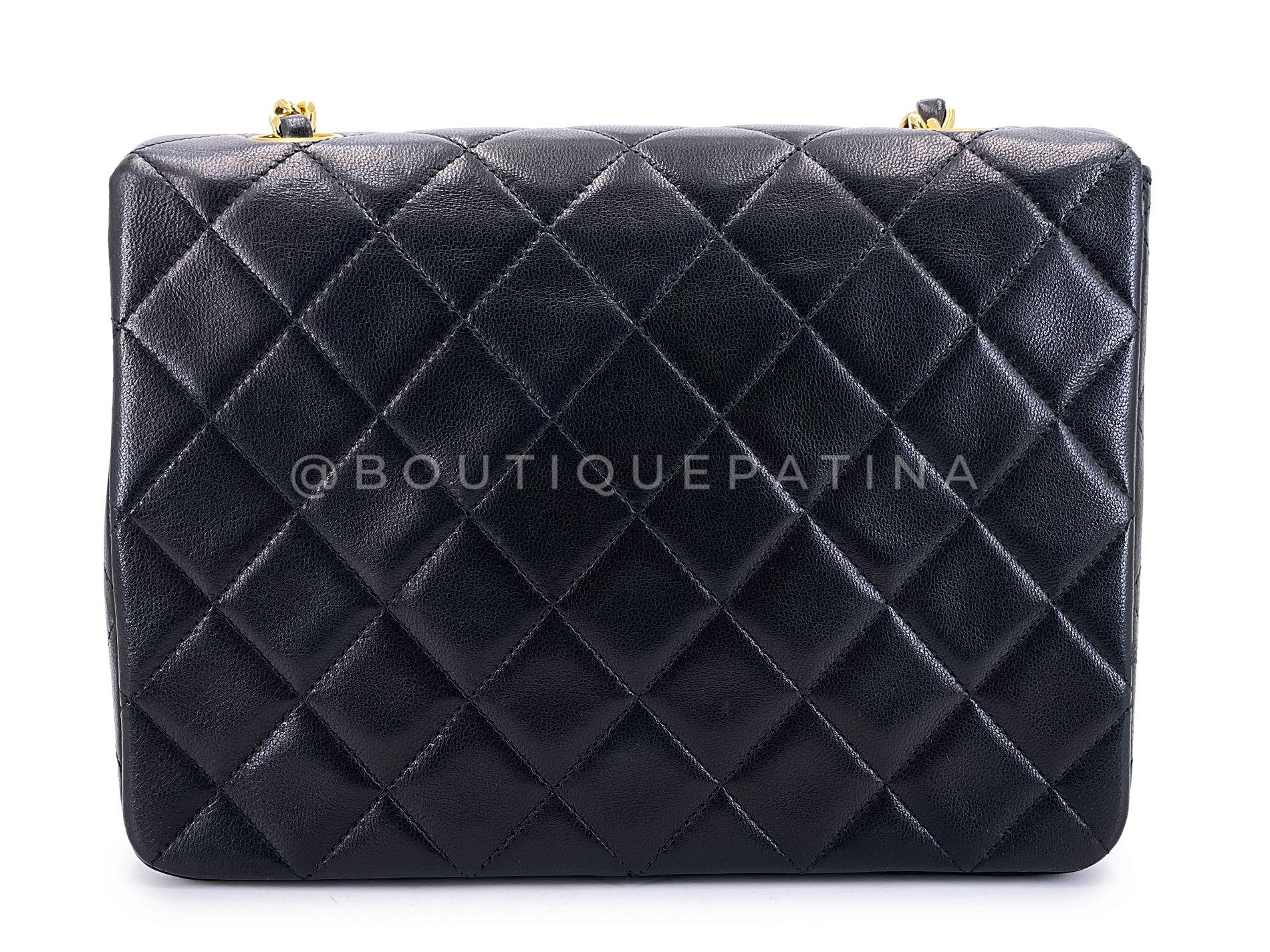 Chanel Vintage 1989 Schwarz Mini Flap Bag Klassisches Lammfell 20cm 24k GHW 68724 im Angebot 1