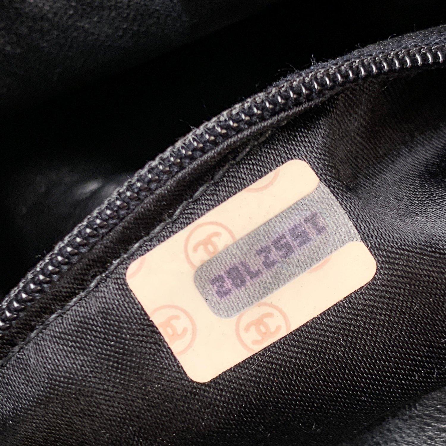 Chanel Vintage 1989 Black Quilted Leather Small Bucket Shoulder Bag 6