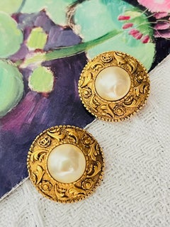 Chanel Vintage 1989 Large Baroque Pearl Coco Logo CC Leaf Flower Clip Earrings